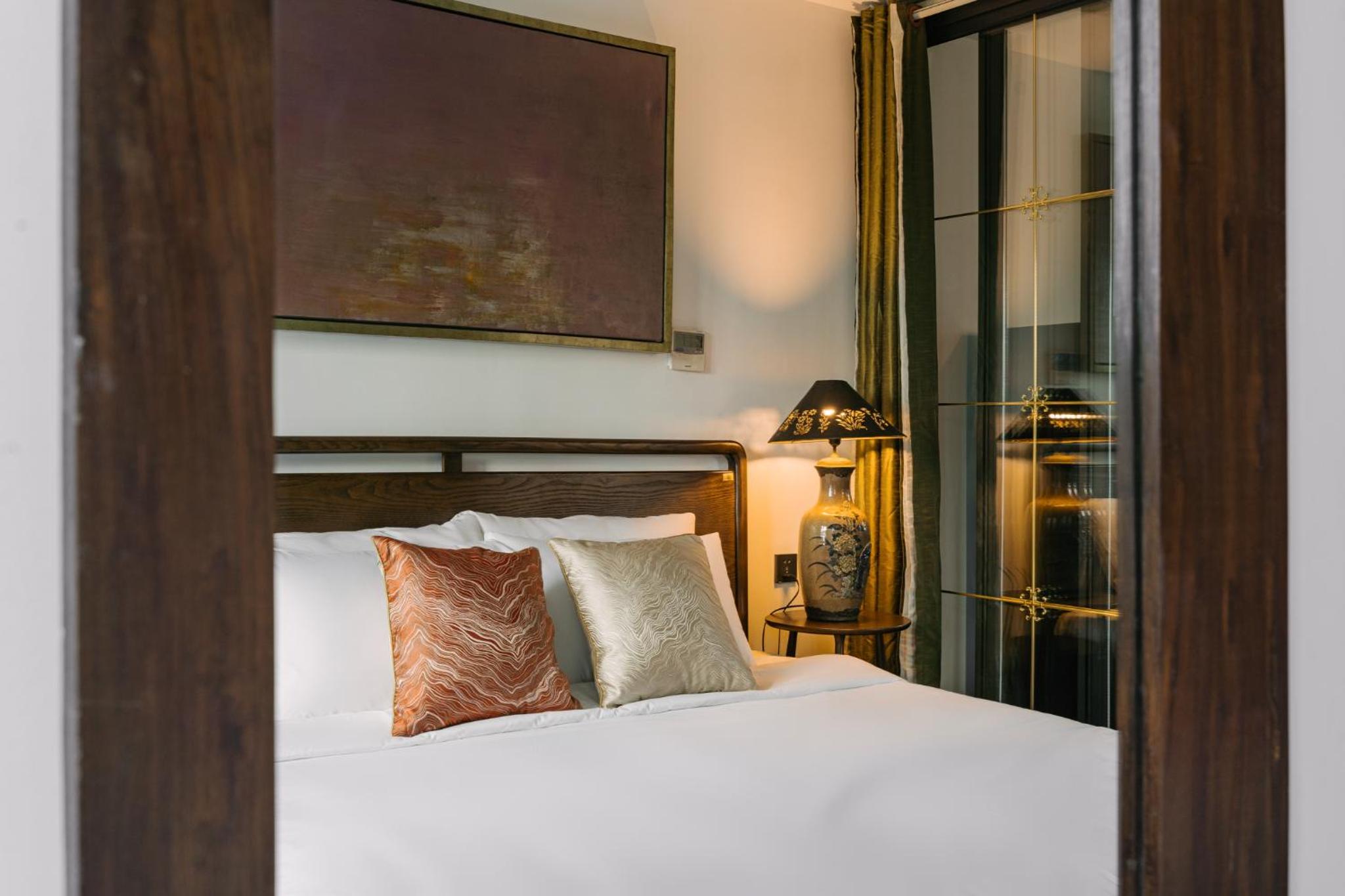 T Place Luxury Apartment Hoan Kiem Lake by SSens Homes