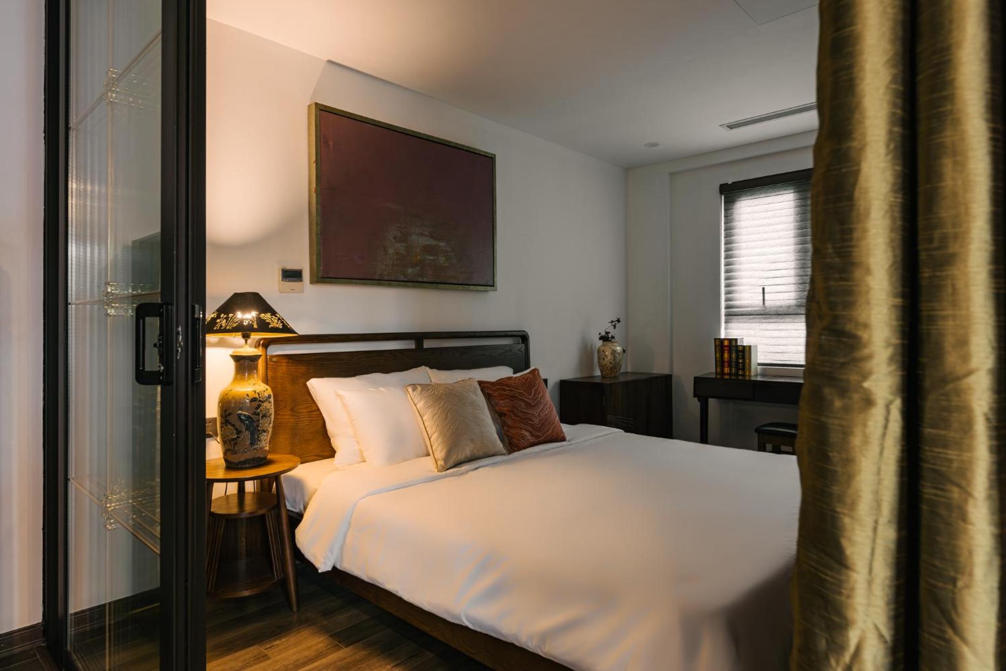 T Place Luxury Apartment Hoan Kiem Lake by SSens Homes