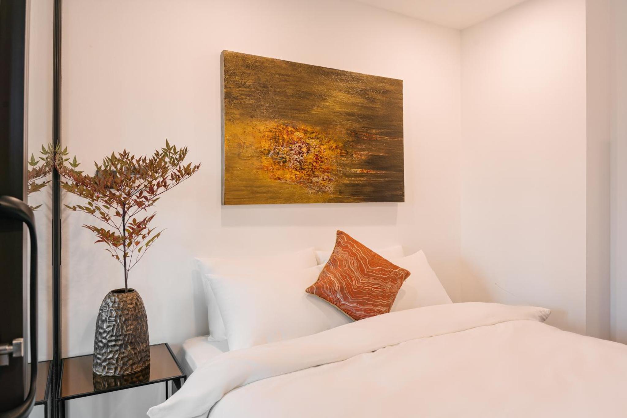 T Place Luxury Apartment Hoan Kiem Lake by SSens Homes