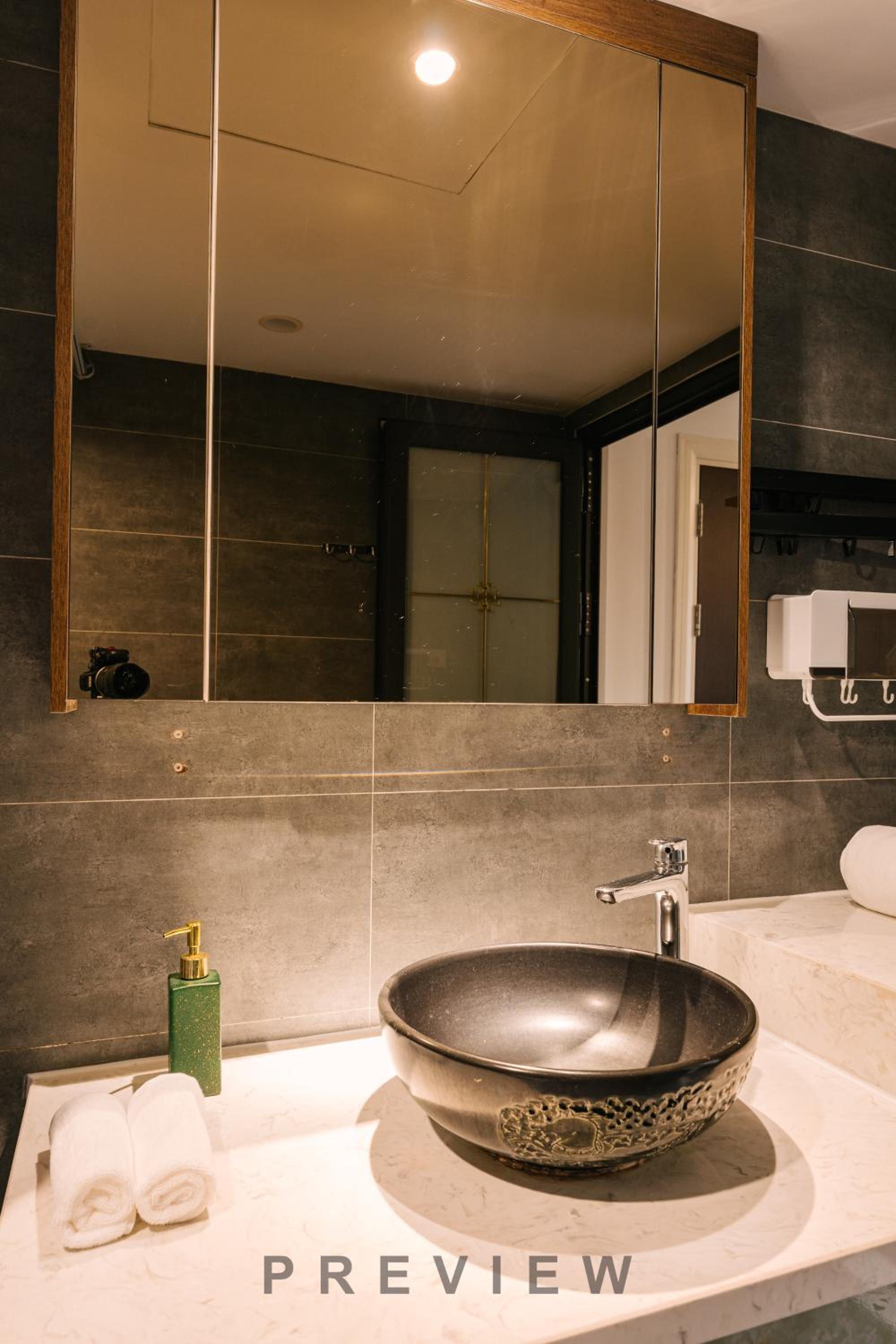 T Place Luxury Apartment Hoan Kiem Lake by SSens Homes