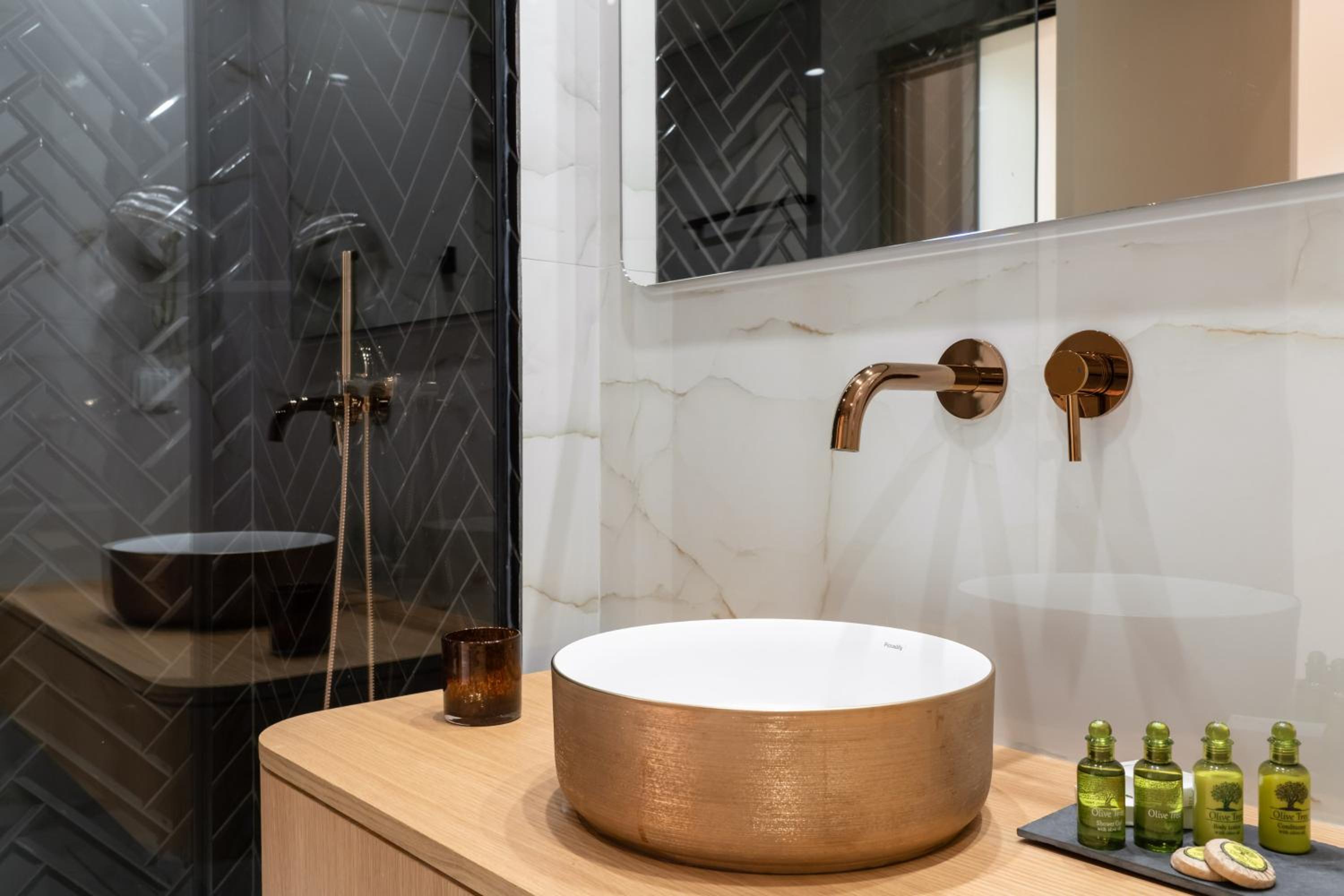 Dion Luxury Suites