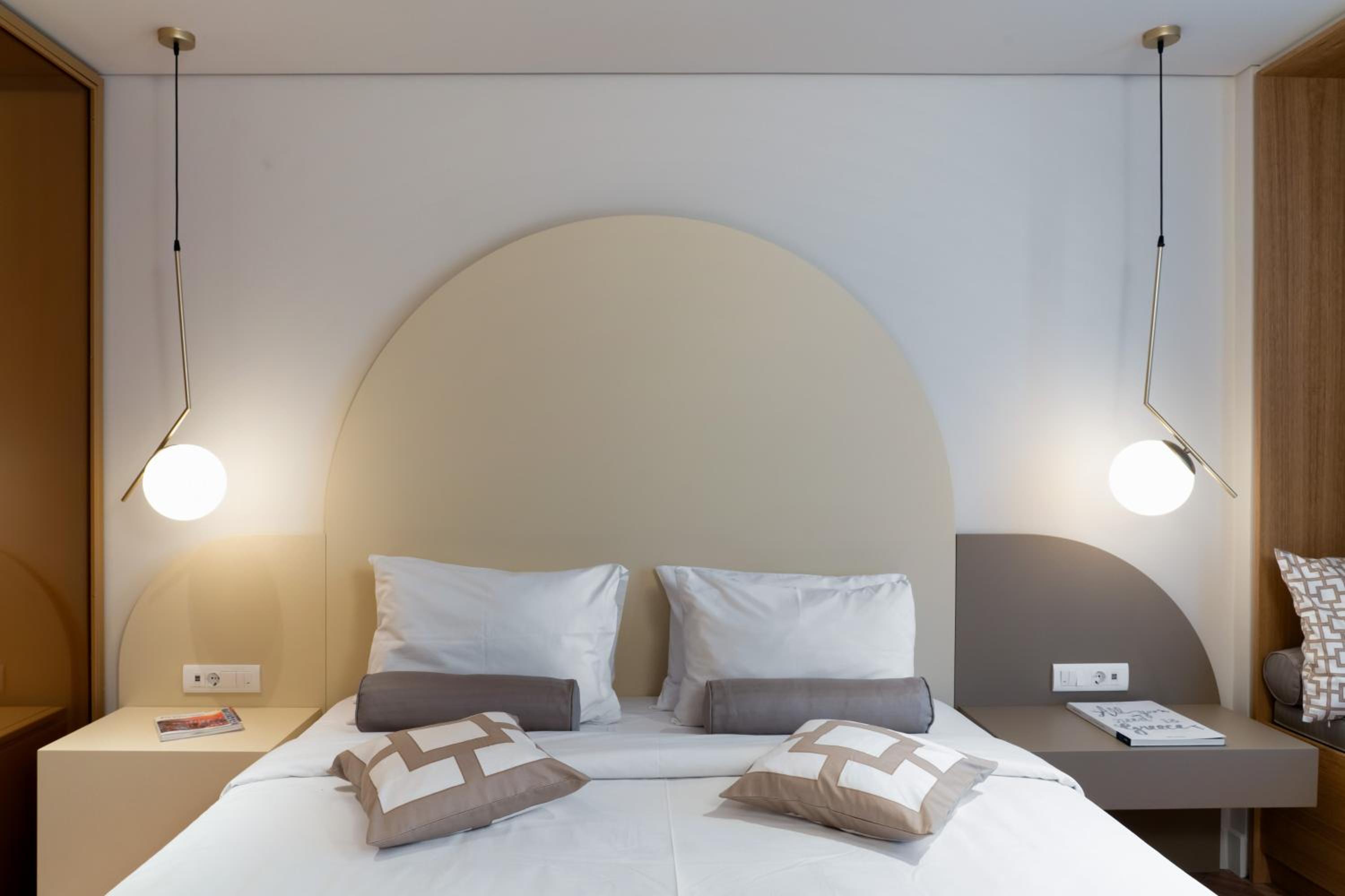 Dion Luxury Suites