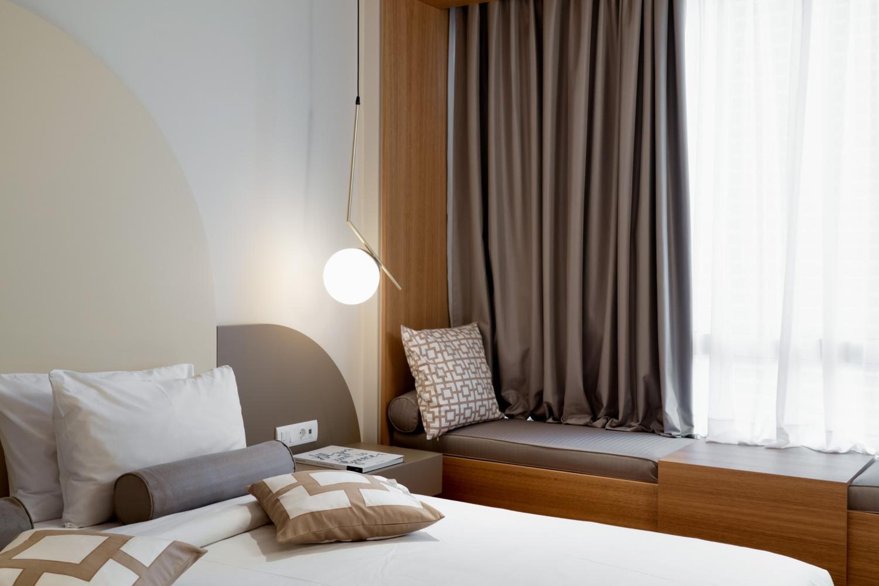 Dion Luxury Suites