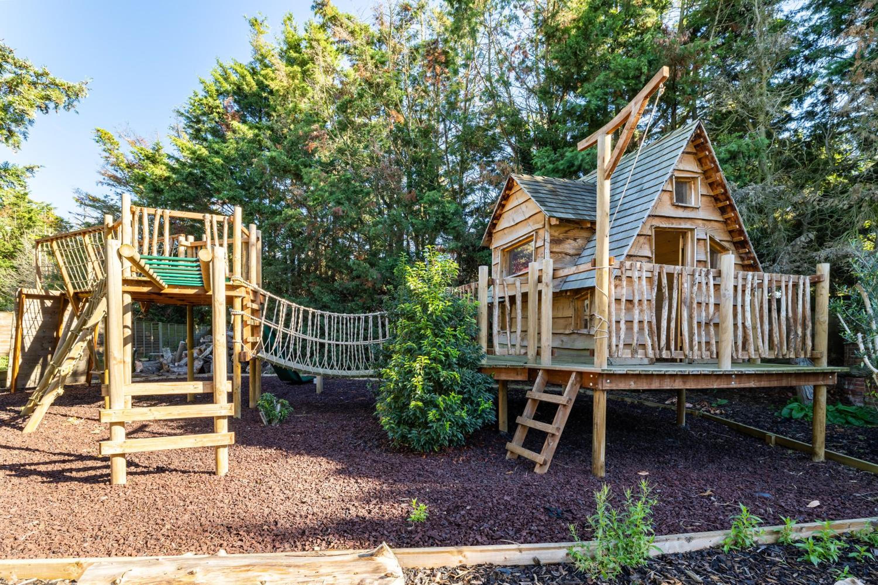 Period Luxury Converted Barn Windsor/Maidenhead - Perfect for family groups view 4