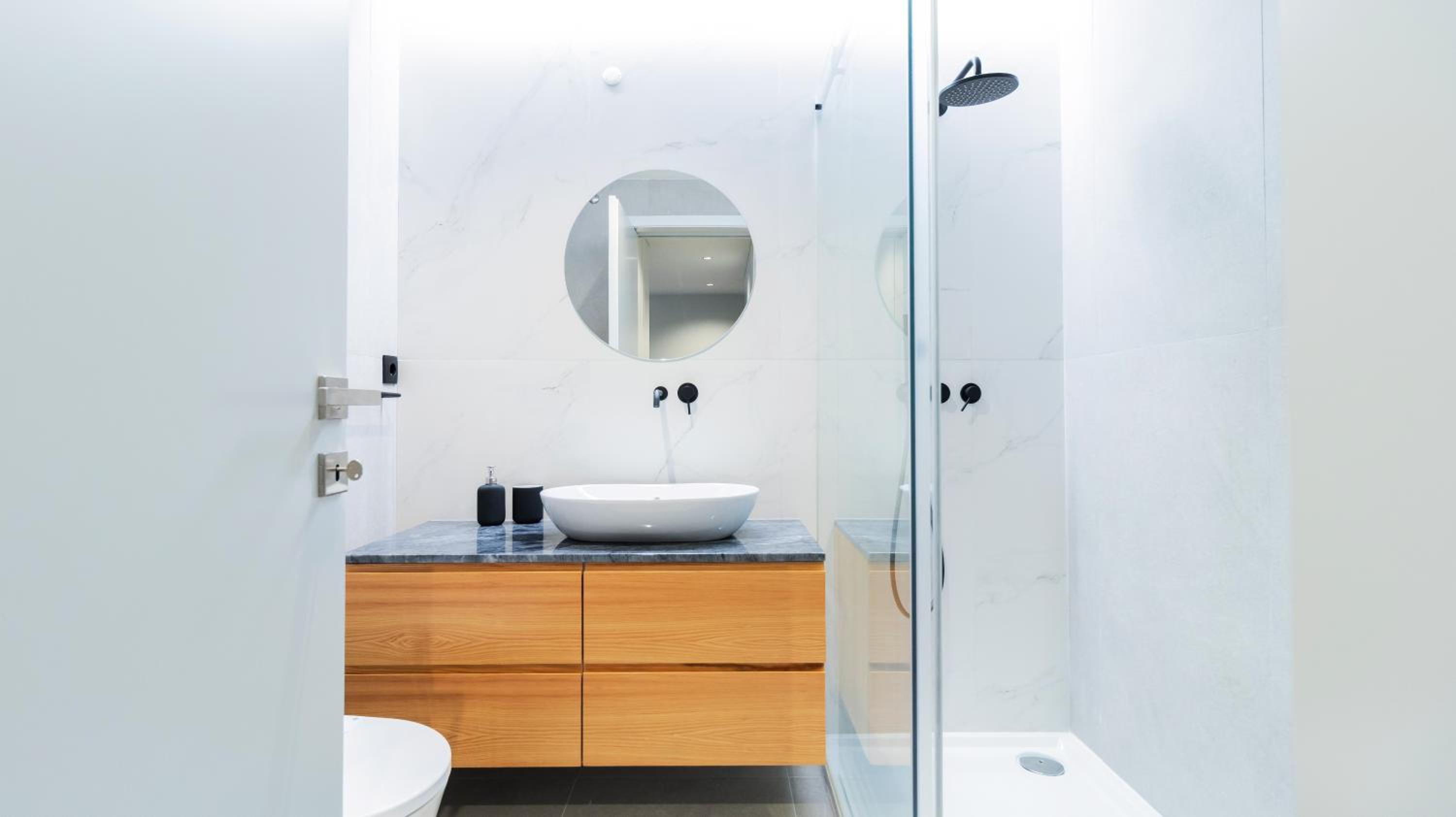 RUAH Apartments by LovelyStay