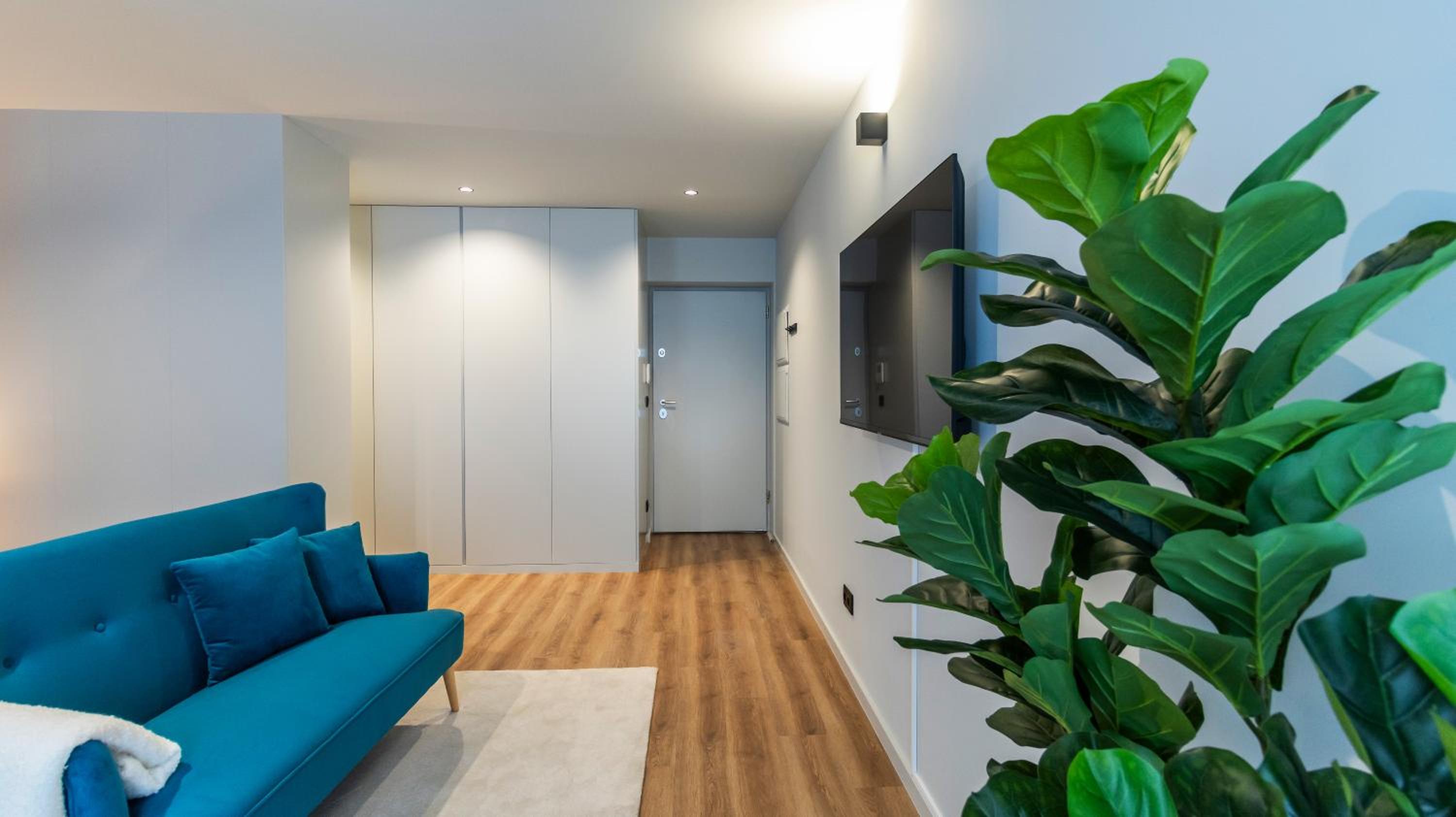 RUAH Apartments by LovelyStay