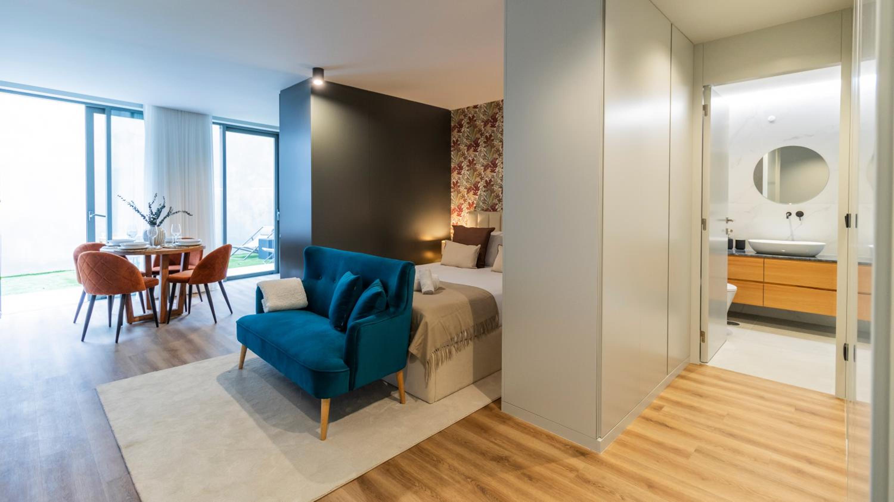 RUAH Apartments by LovelyStay