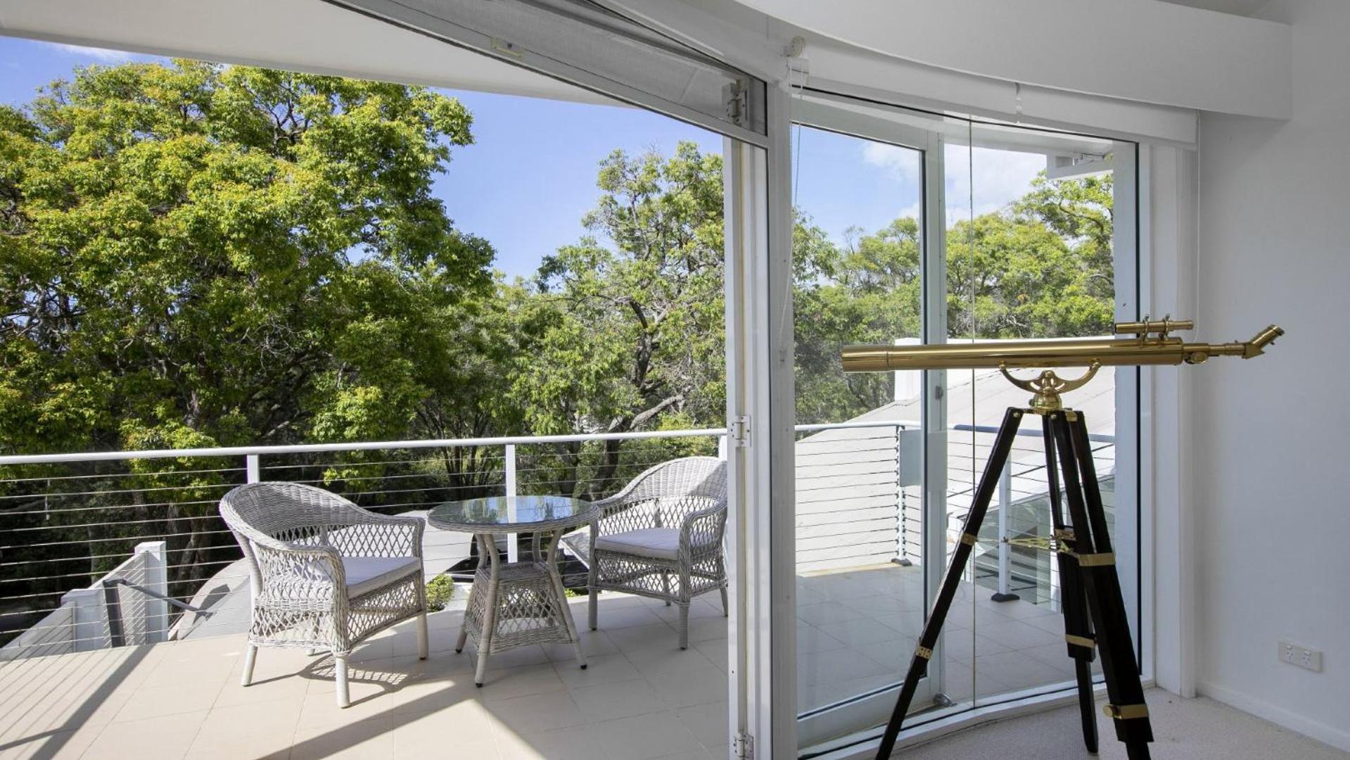Whitecaps - Pearl Beach, heated pool, walk to beach