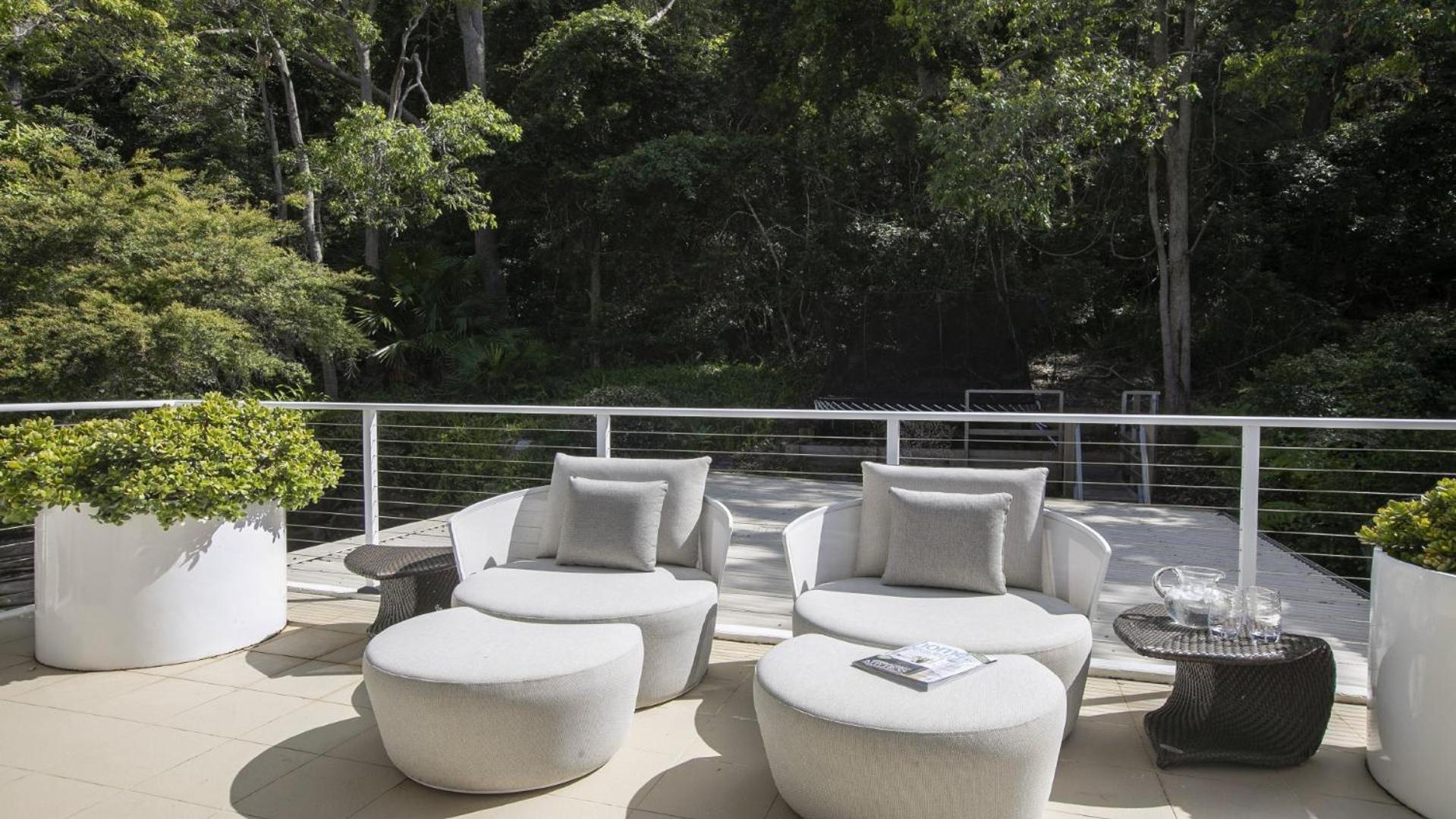 Whitecaps - Pearl Beach, heated pool, walk to beach