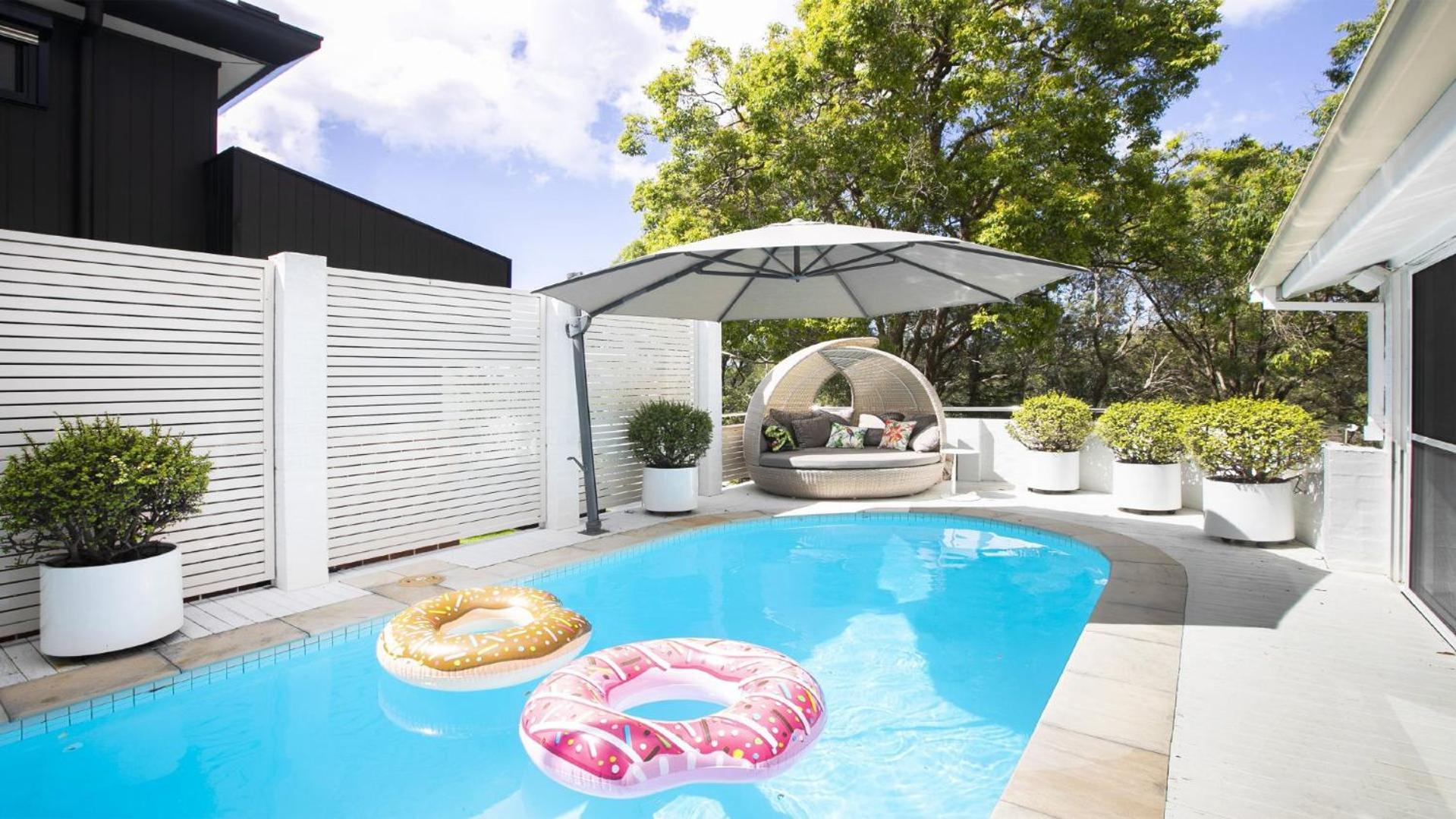 Whitecaps - Pearl Beach, heated pool, walk to beach