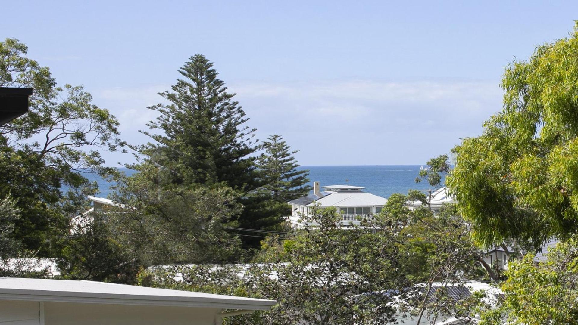 Whitecaps - Pearl Beach, heated pool, walk to beach