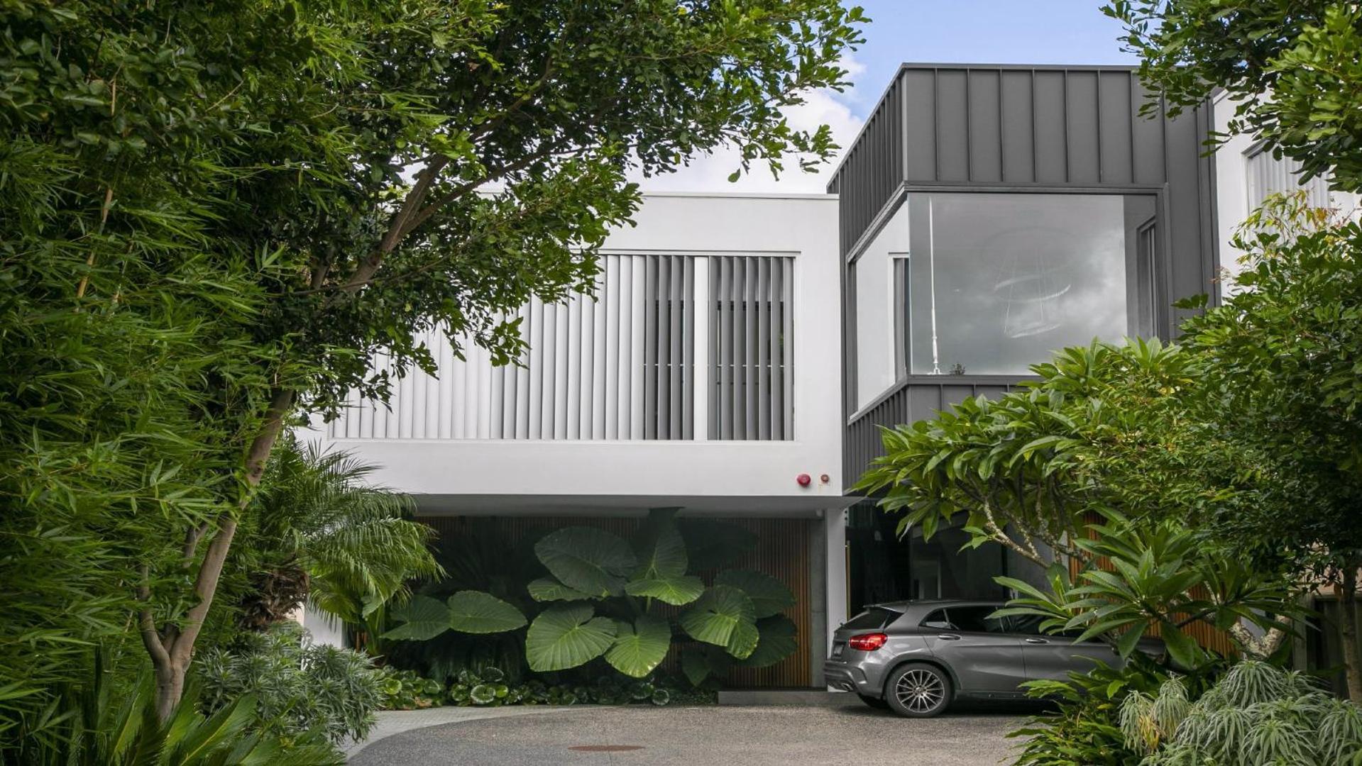Booker Seaside Waterfront luxury -walk to shops & cafes