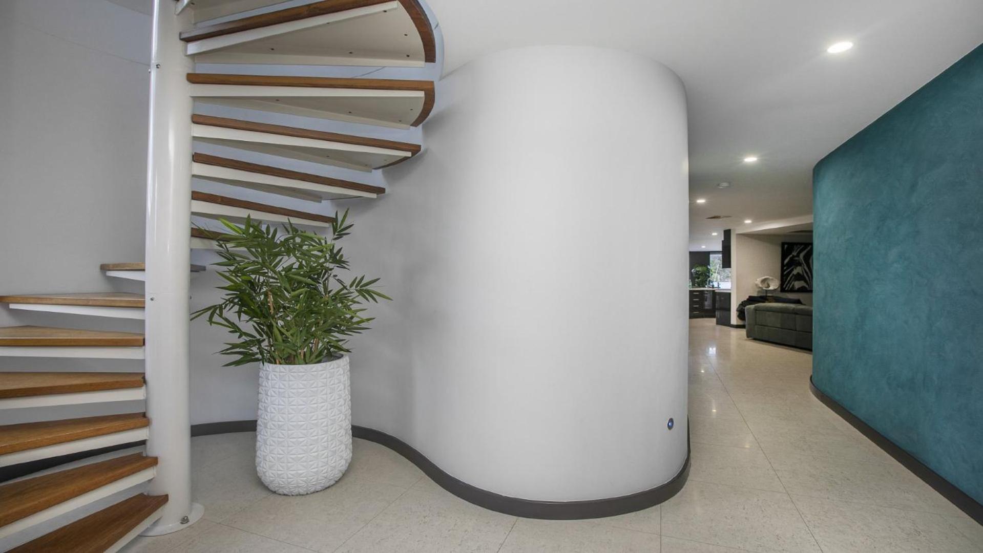 Riptides Booker Bay -Waterfront apartment, walk to shops & cafes