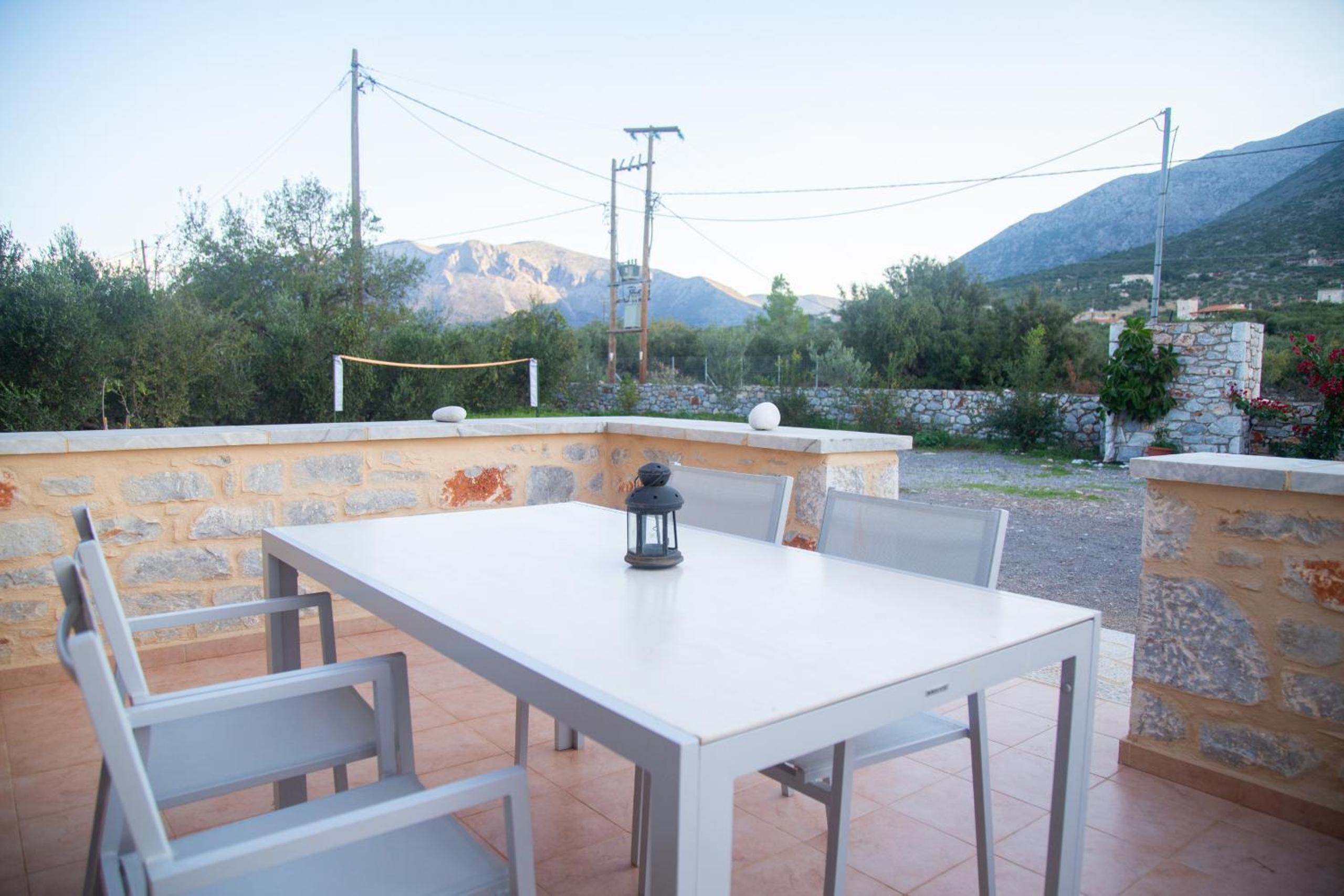 Anaroussa Villa