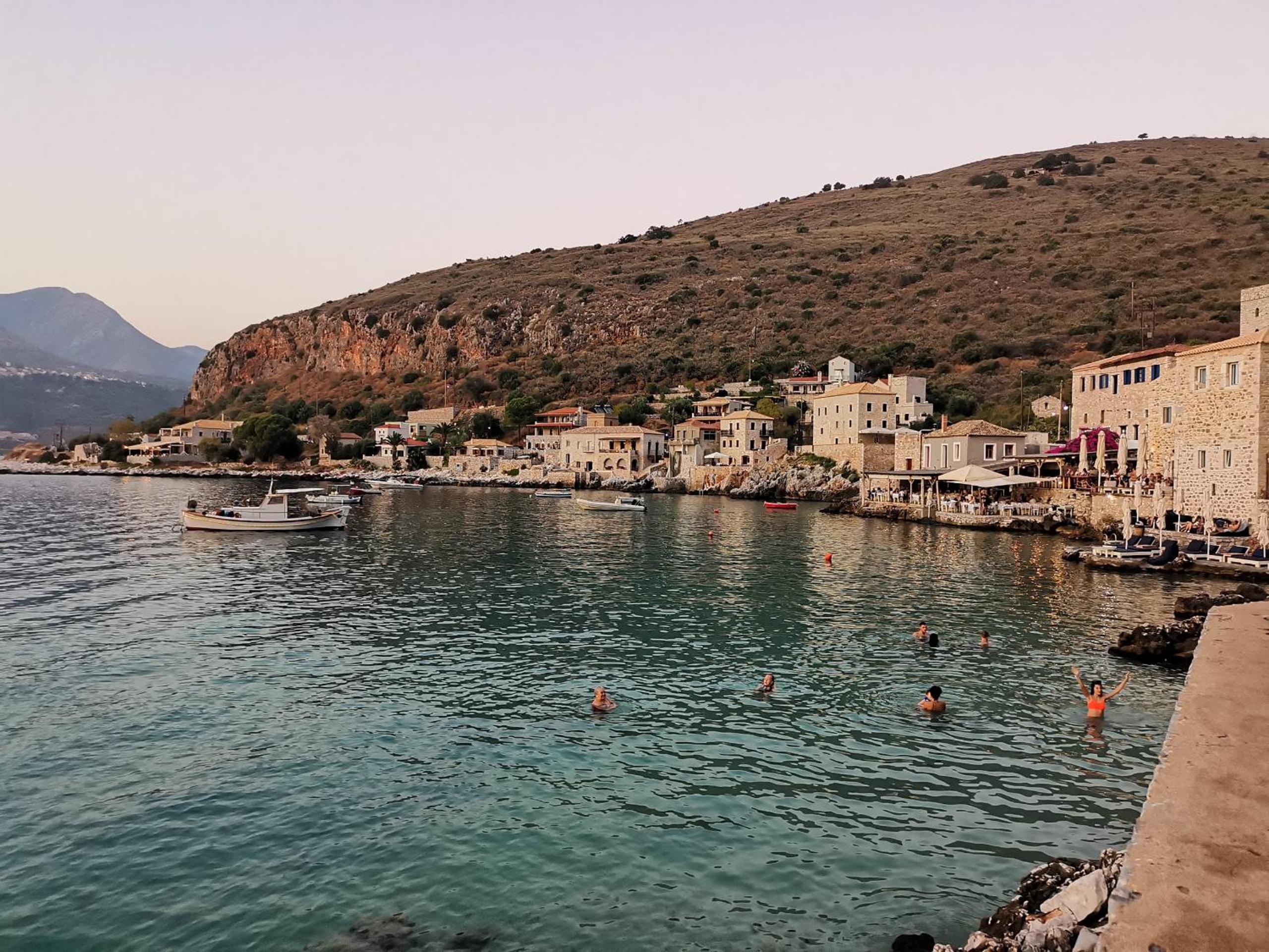 Anaroussa Villa