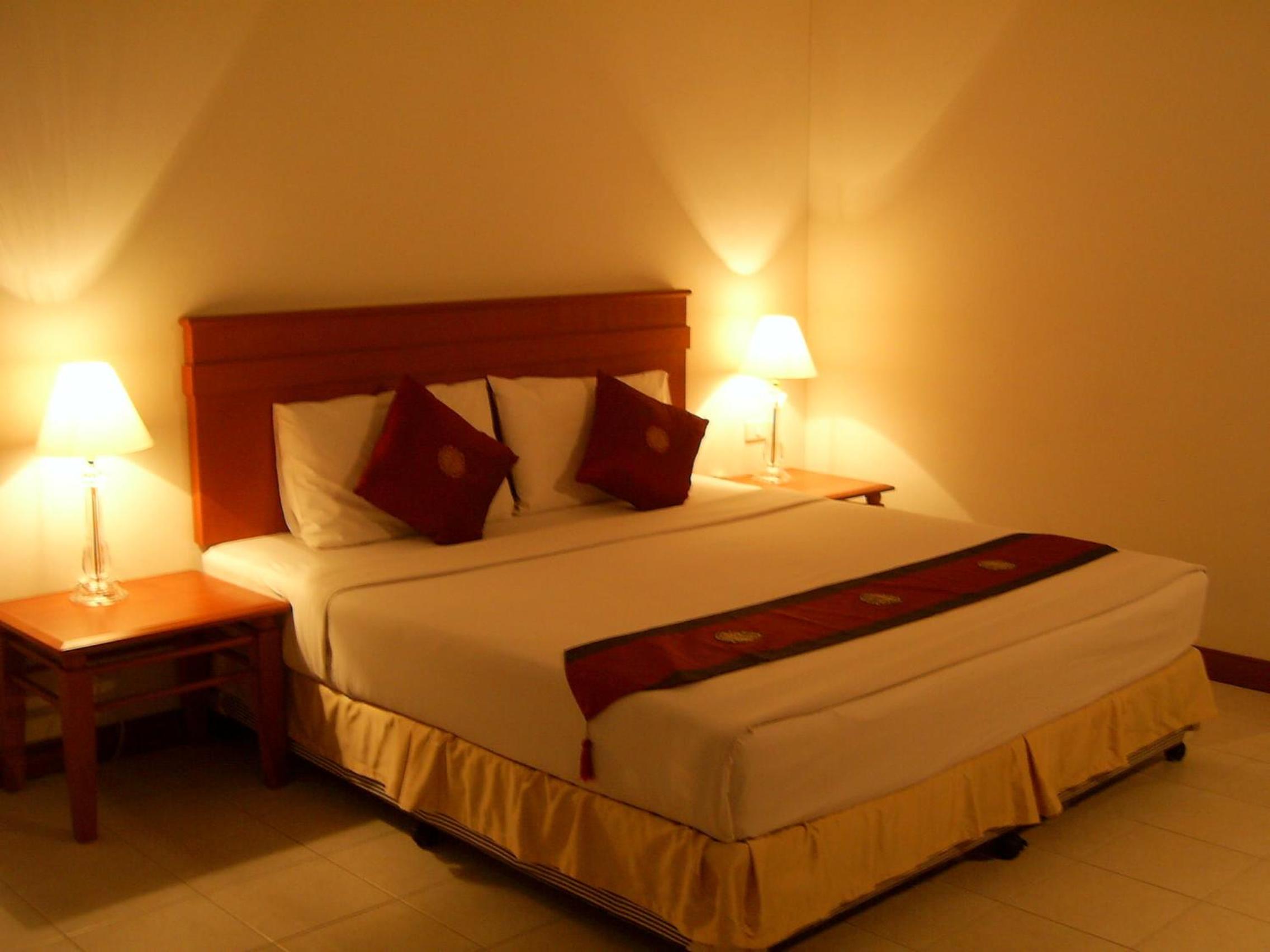 Crown Pattaya Beach Hotel