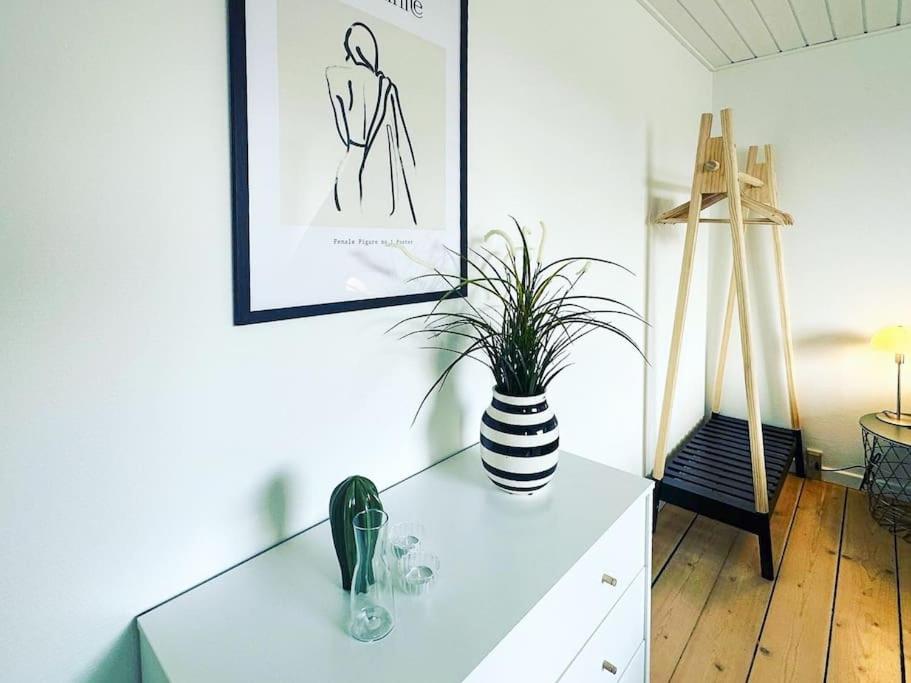 Modern apartment for 6 in city center view 3