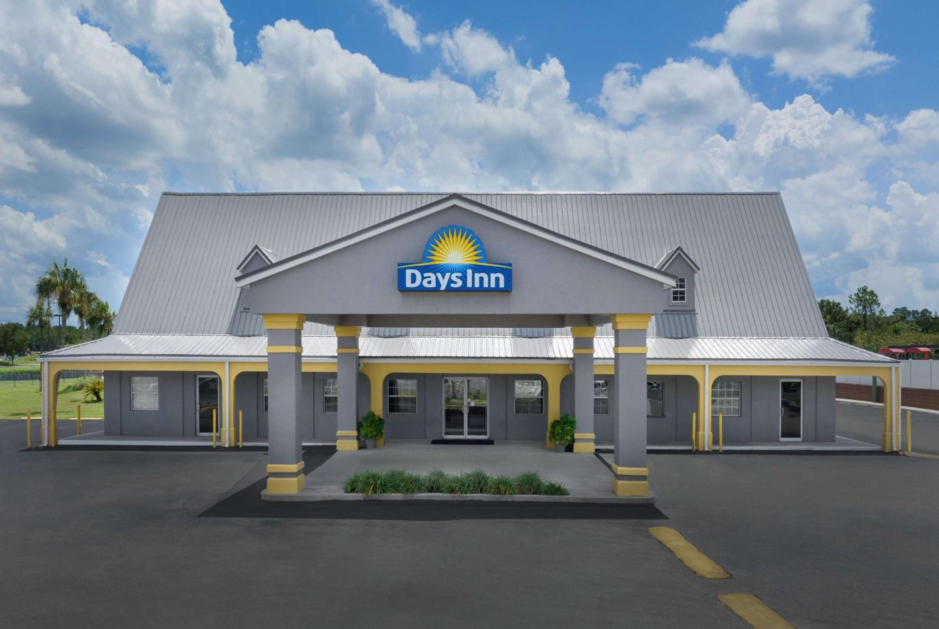 Lake City Vacations - Days Inn by Wyndham Lake City I-75 - Property Image 15