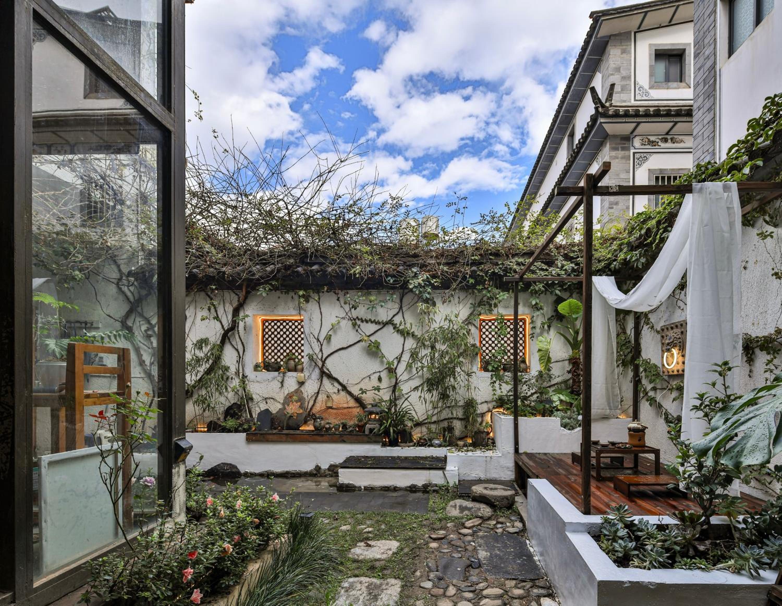 Dali Buxianshan Guesthouse-in Dali ancient city, free coffee, english speaking employee