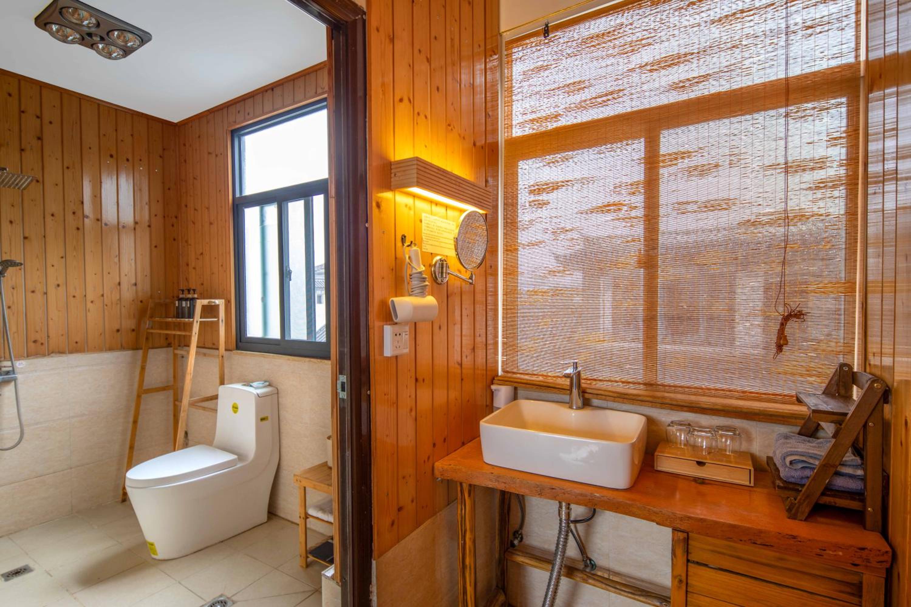 Dali Buxianshan Guesthouse-in Dali ancient city, free coffee, english speaking employee