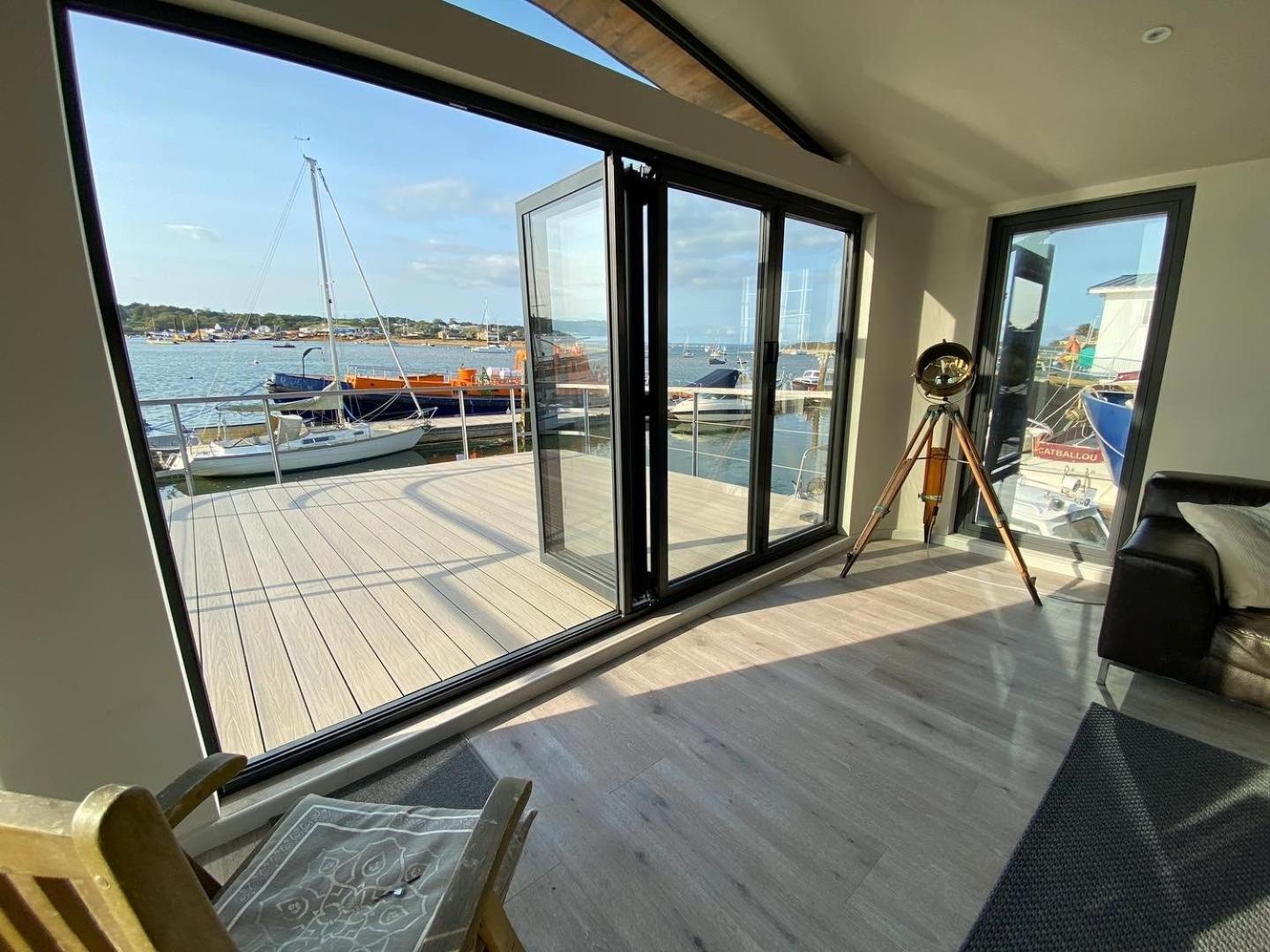 Houseboat Islay