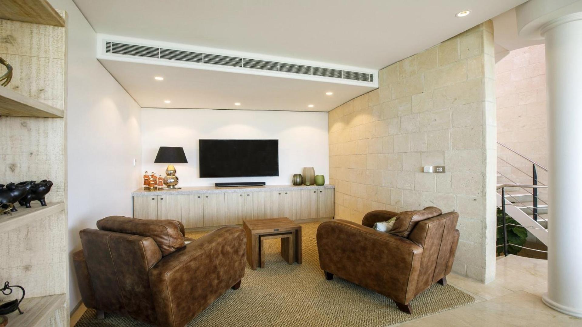 Philotimo - Absolute Beach Front at North Avoca