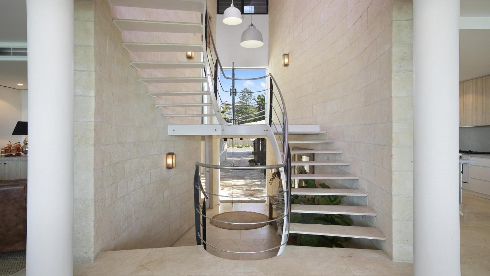 Philotimo - Absolute Beach Front at North Avoca