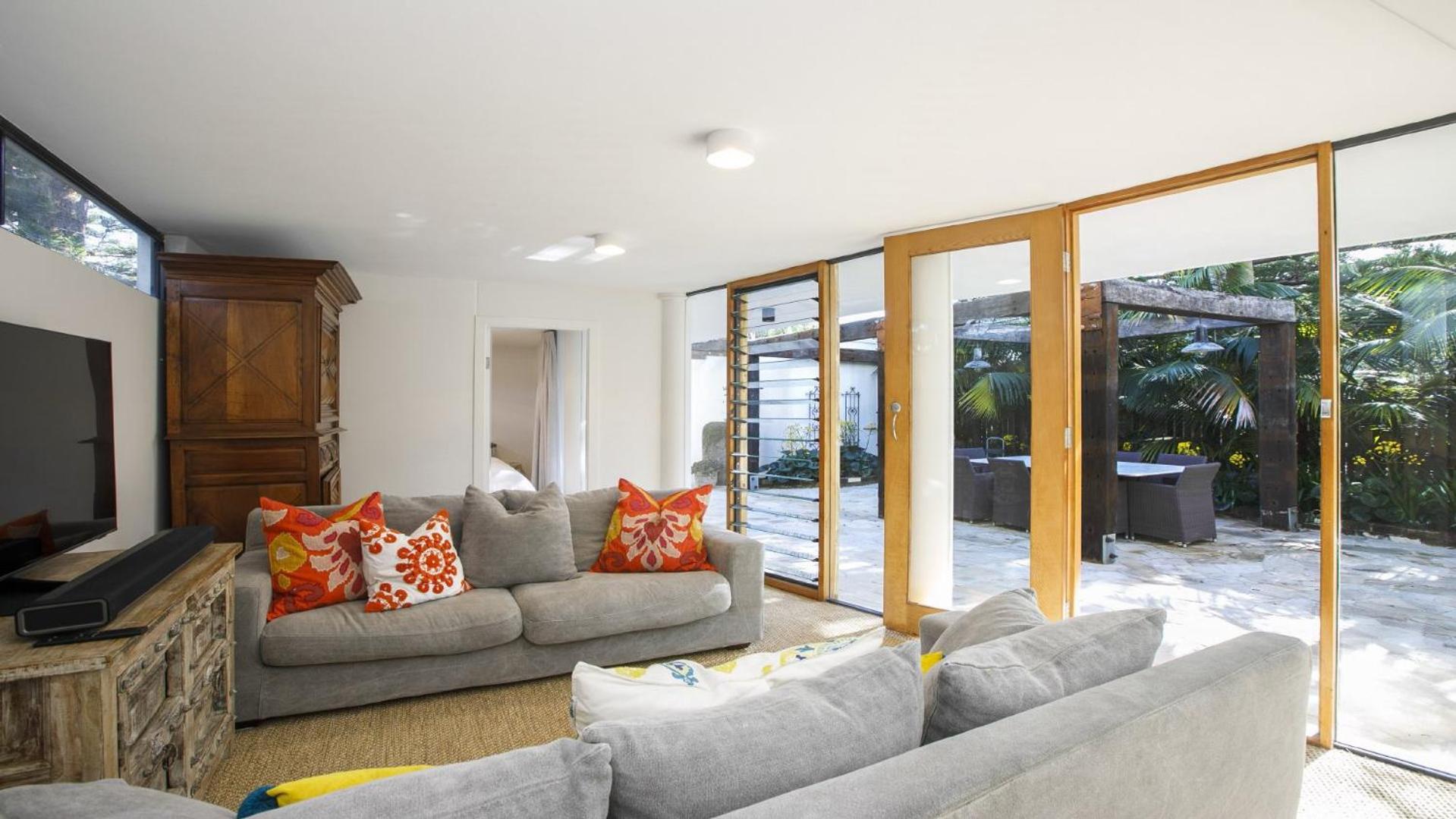 Philotimo - Absolute Beach Front at North Avoca