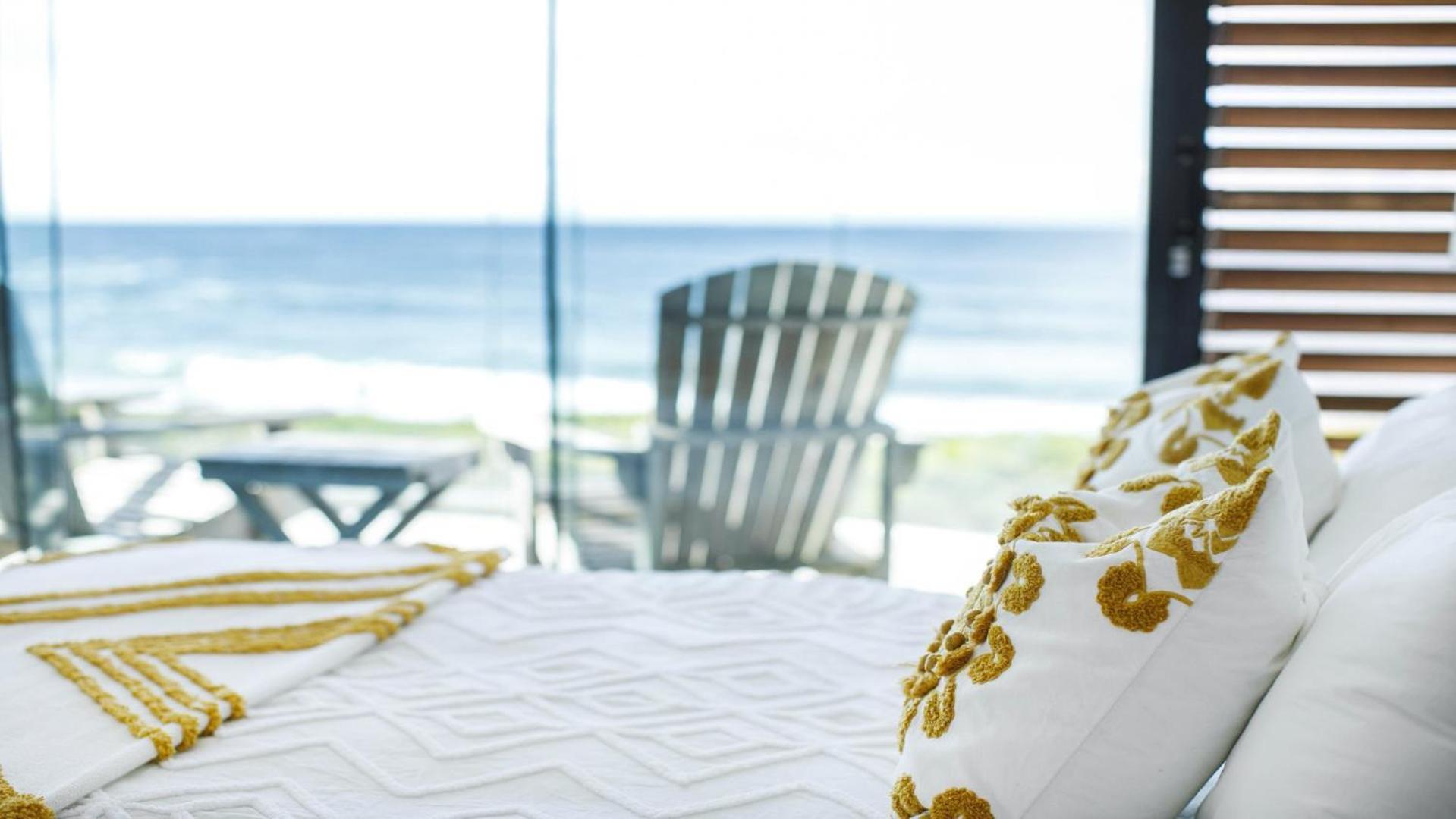 Philotimo - Absolute Beach Front at North Avoca