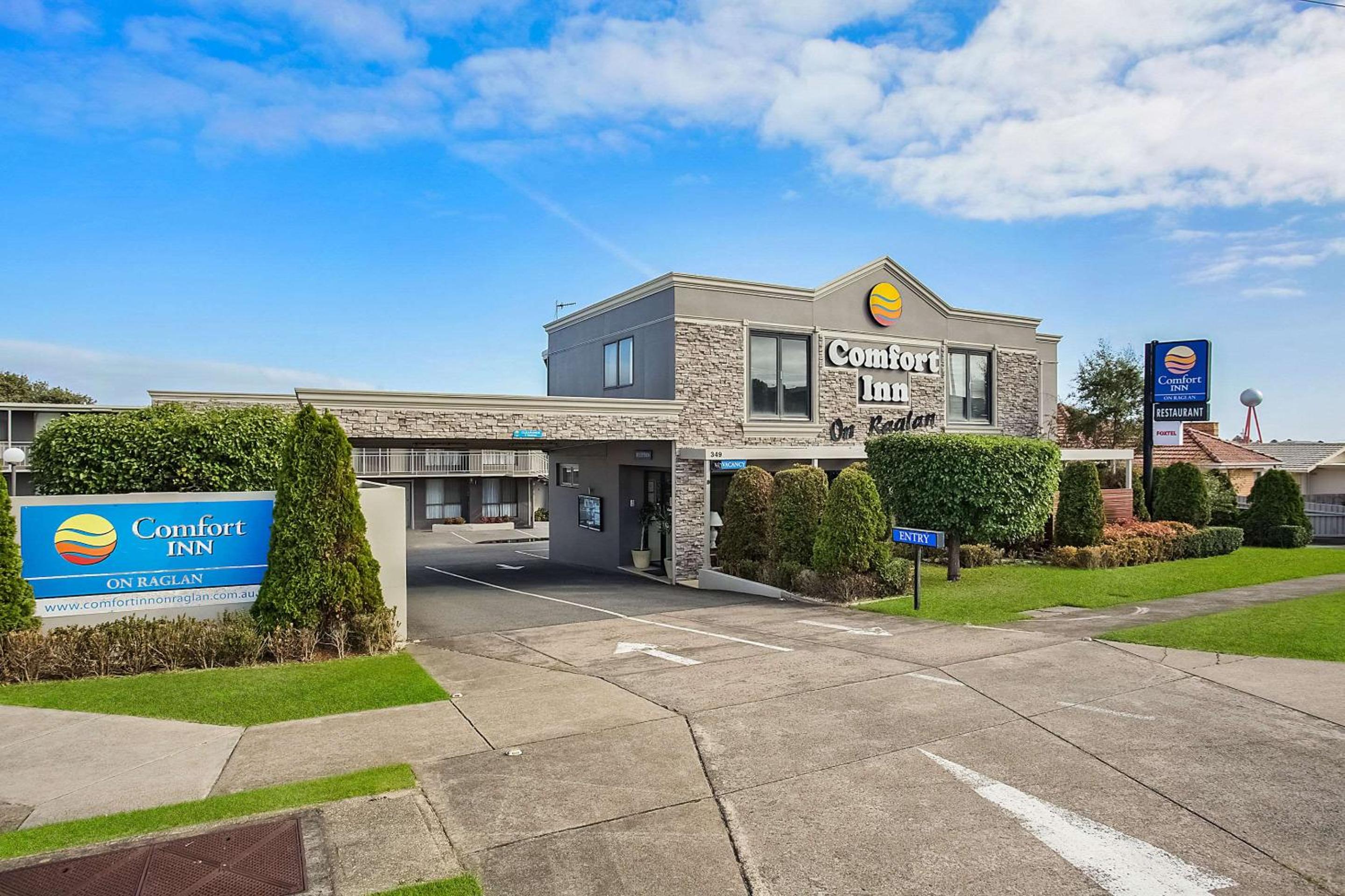 Comfort Inn On Raglan view 2