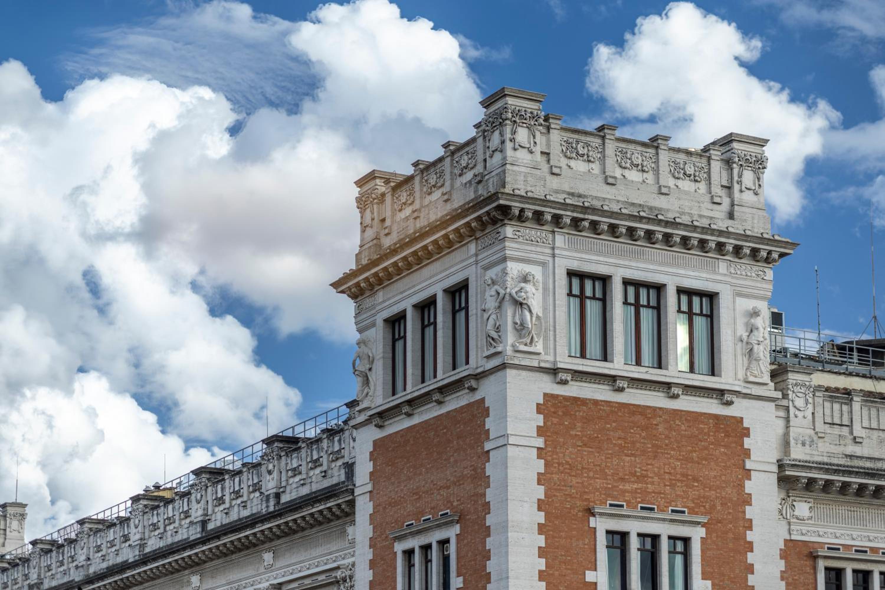 Parlamento Luxury Apartment
