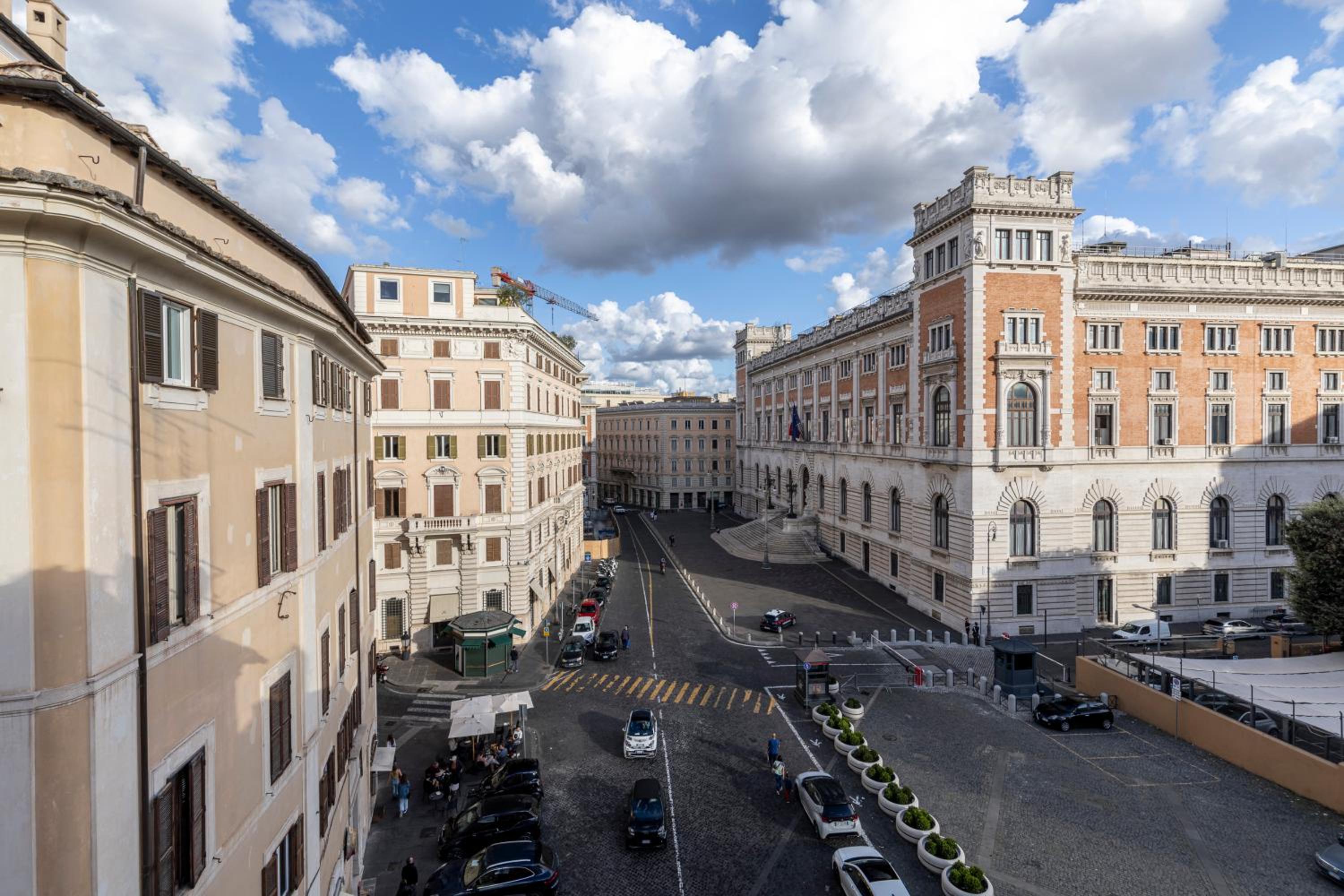 Parlamento Luxury Apartment