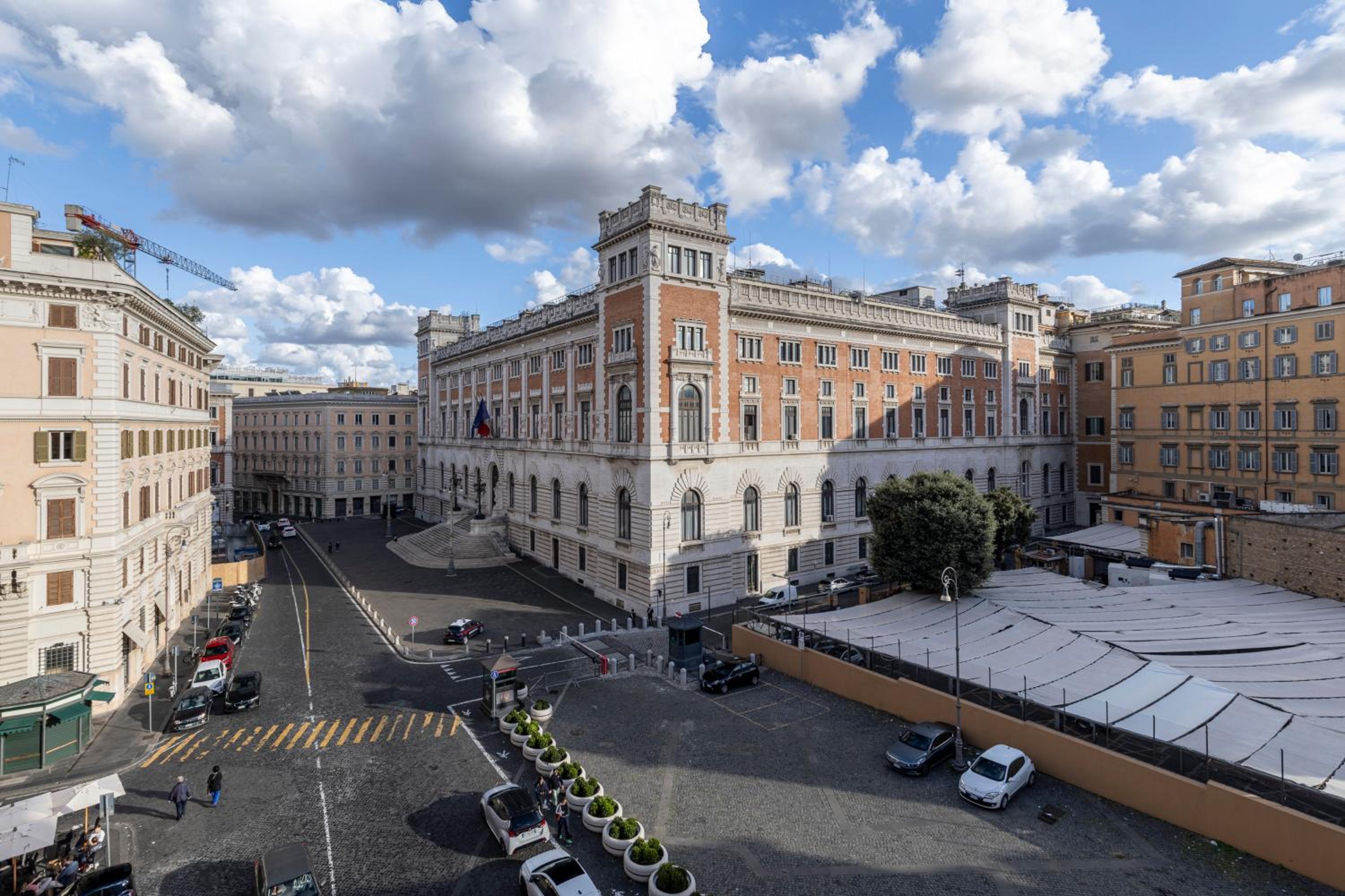 Parlamento Luxury Apartment