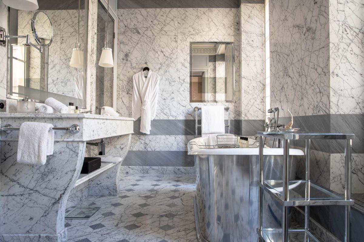La Reserve Paris Hotel and Spa 49
