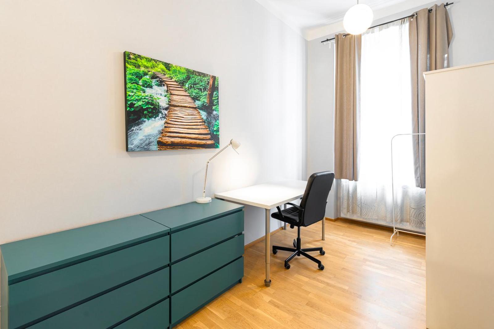 Luxury Apartment with Spacious Livingroom at Opera House view 4
