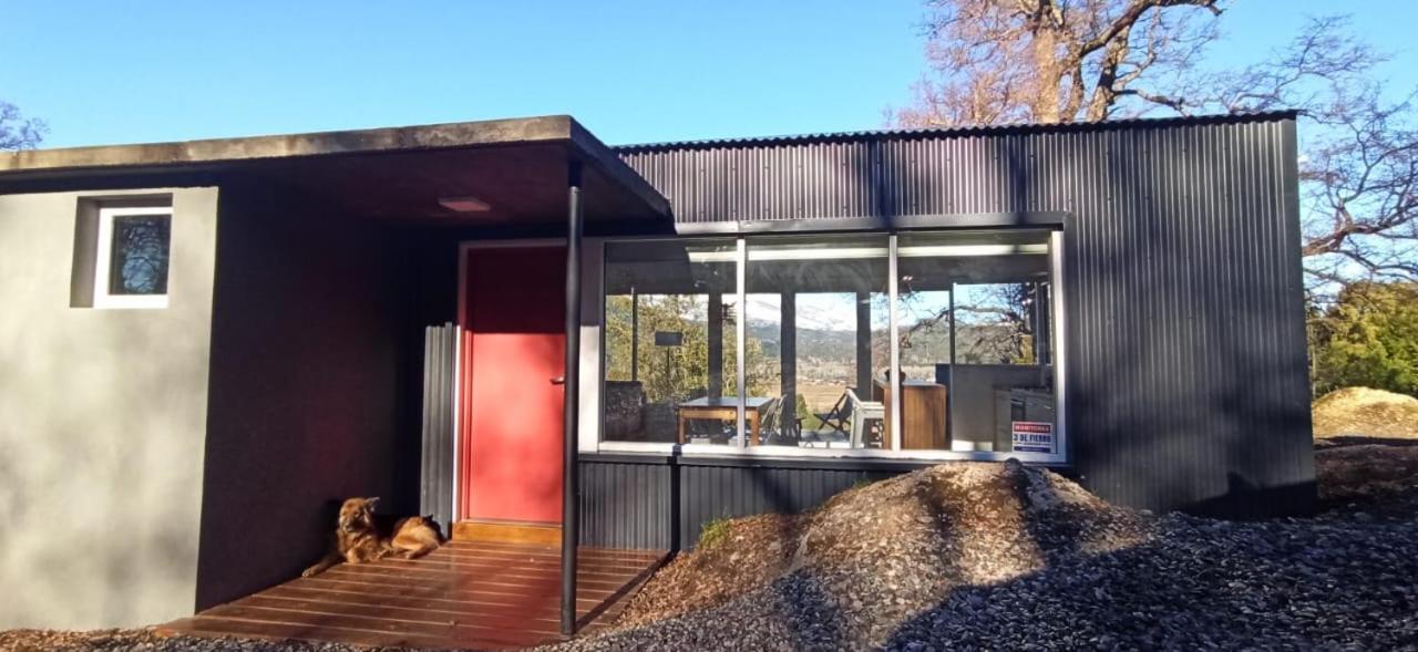 Moderna casa en el bosque