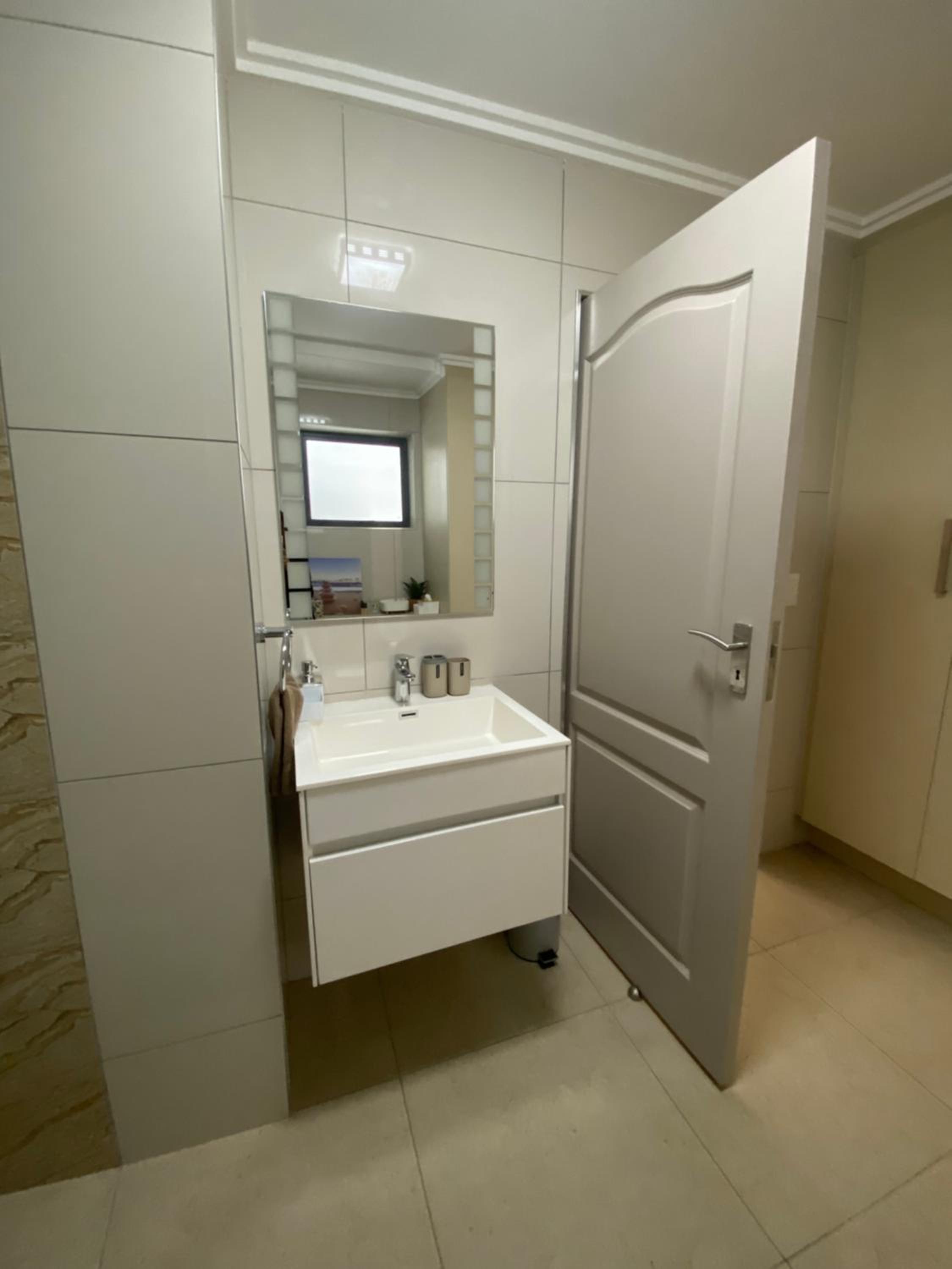 1 Bedroom Marina Bay Apartment 7
