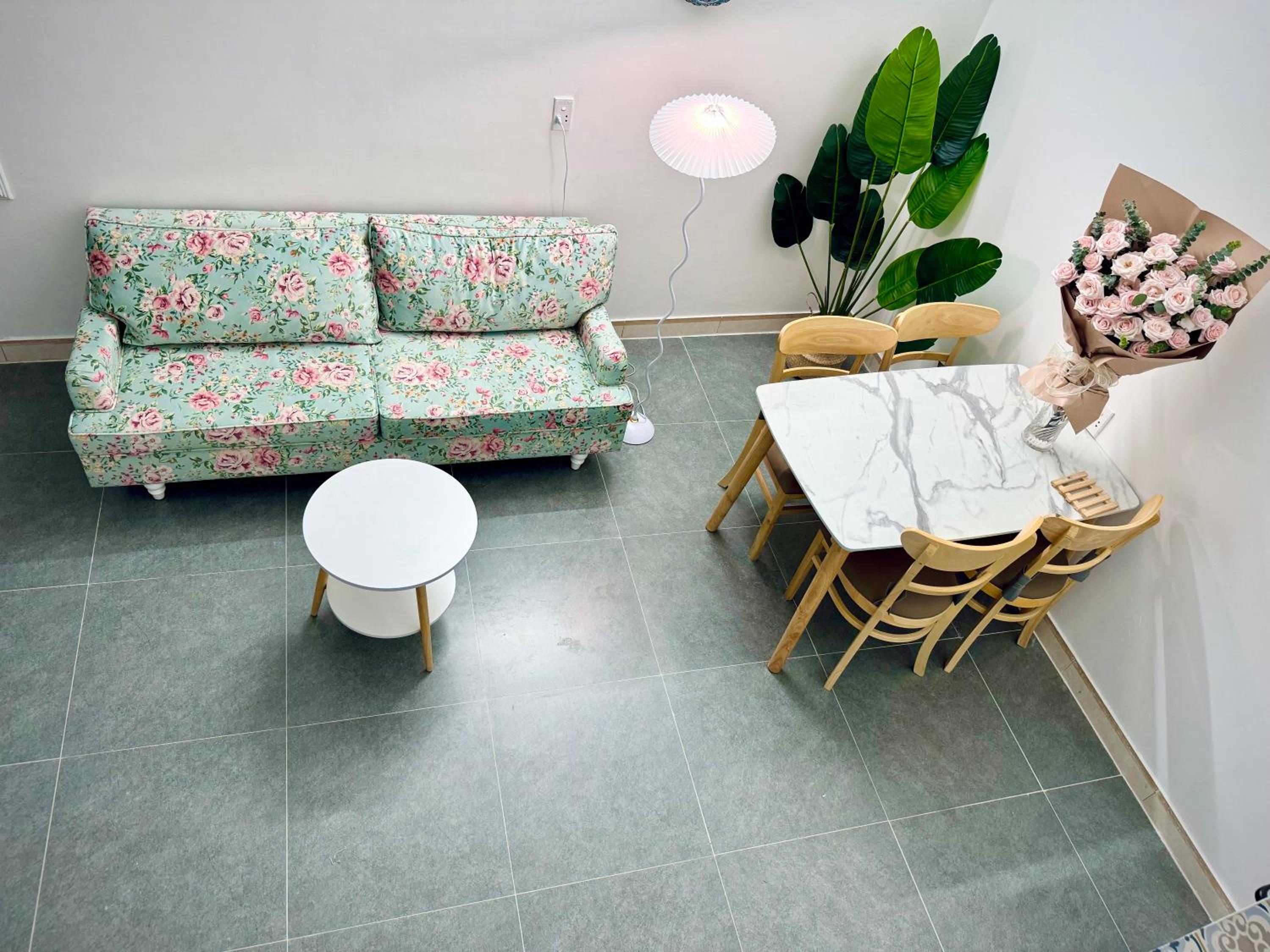 Local Me - Exclusive Centre Room view 2
