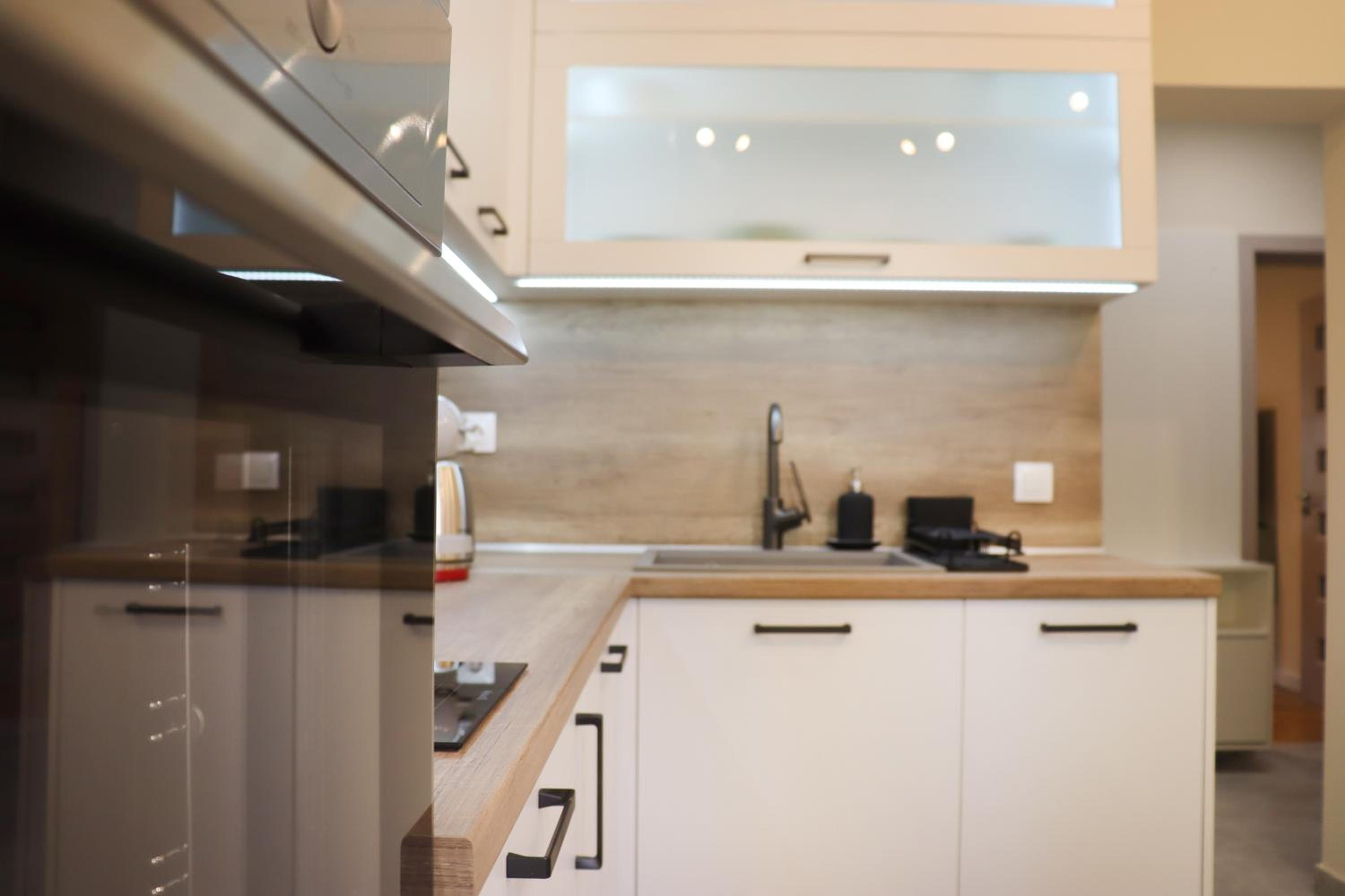 Stylish and Quiet Apt with Balcony