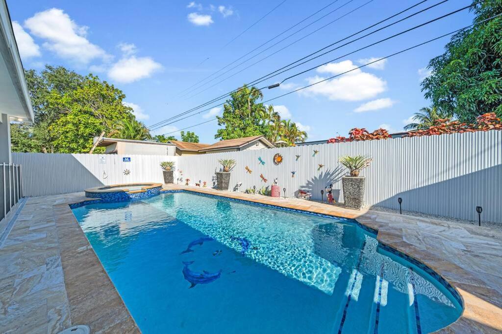 3 2 Family friendly Brand New Home w Pool
