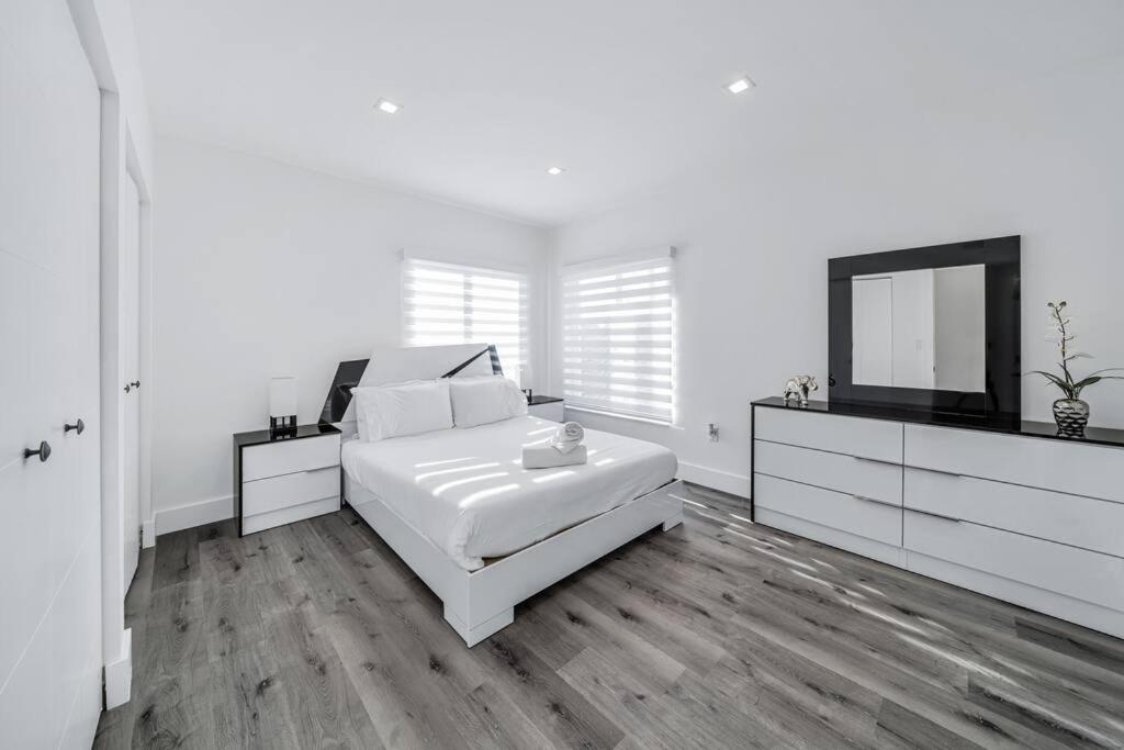 3 2 Family friendly Brand New Home w Pool