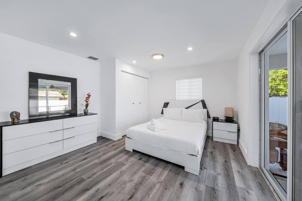 3 2 Family friendly Brand New Home w Pool