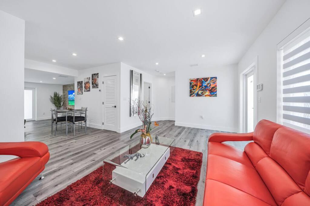 3 2 Family friendly Brand New Home w Pool