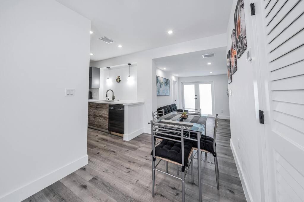 3 2 Family friendly Brand New Home w Pool