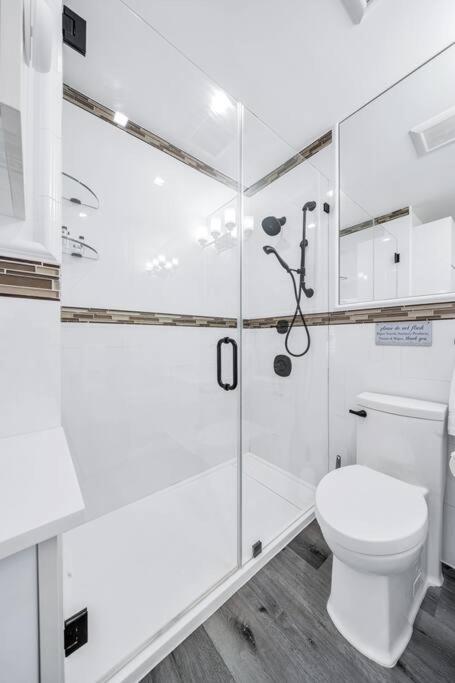 3 2 Family friendly Brand New Home w Pool