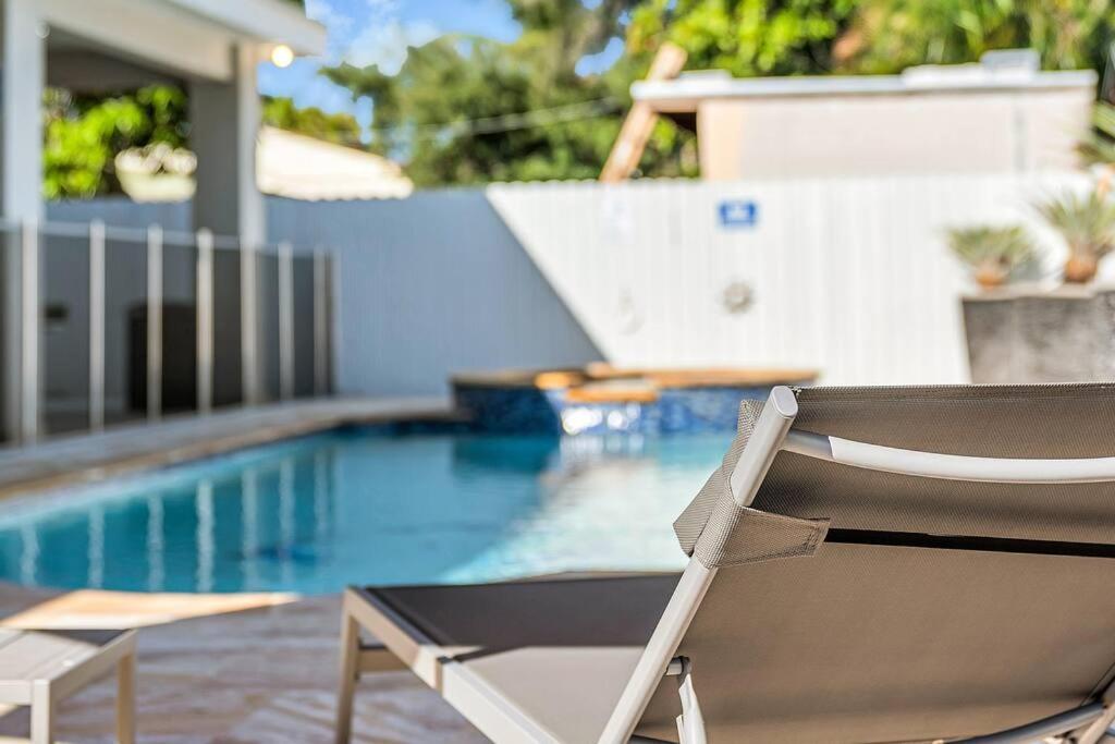 3 2 Family friendly Brand New Home w Pool