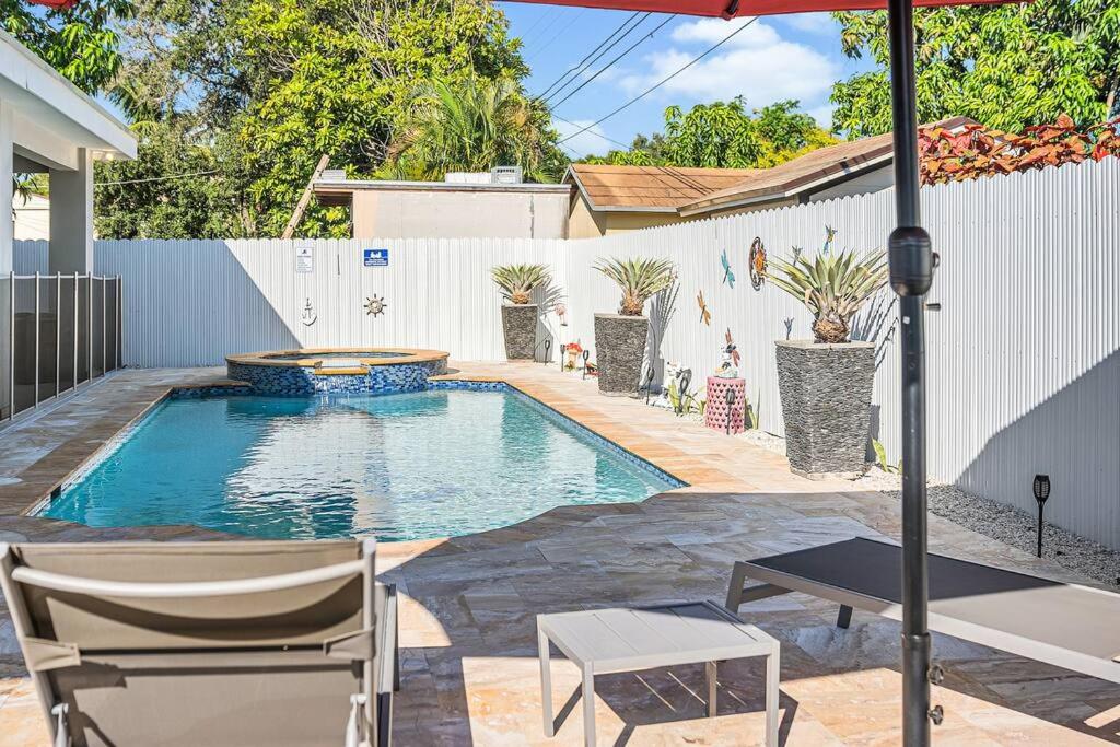 3 2 Family friendly Brand New Home w Pool