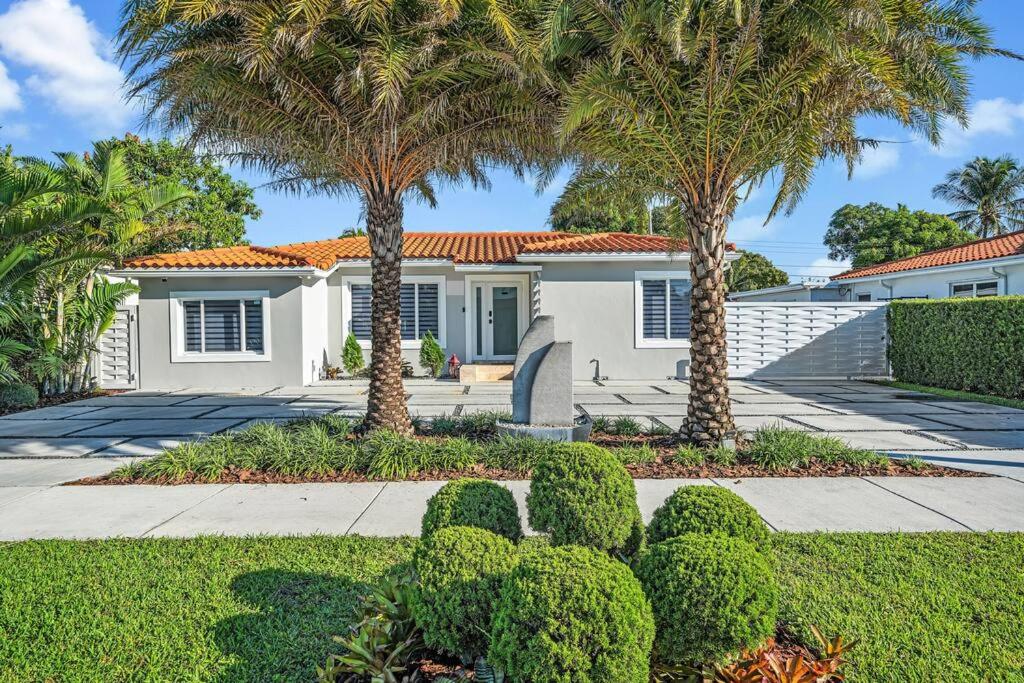 3 2 Family friendly Brand New Home w Pool