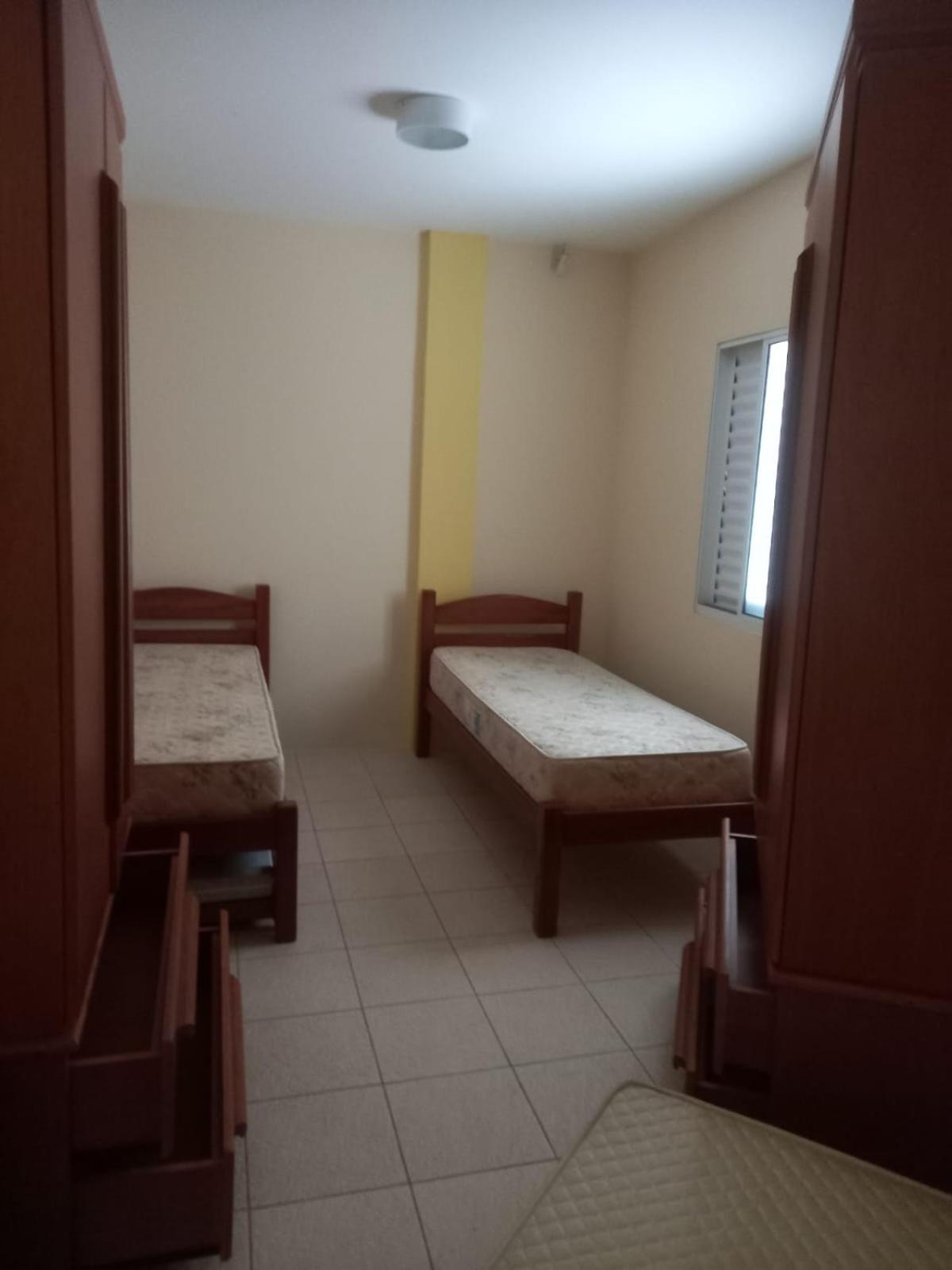 SOBRADO-BERTIOGA-Uso exclusivo para grupos de até 12 pessoas em 1 até 4 suítes