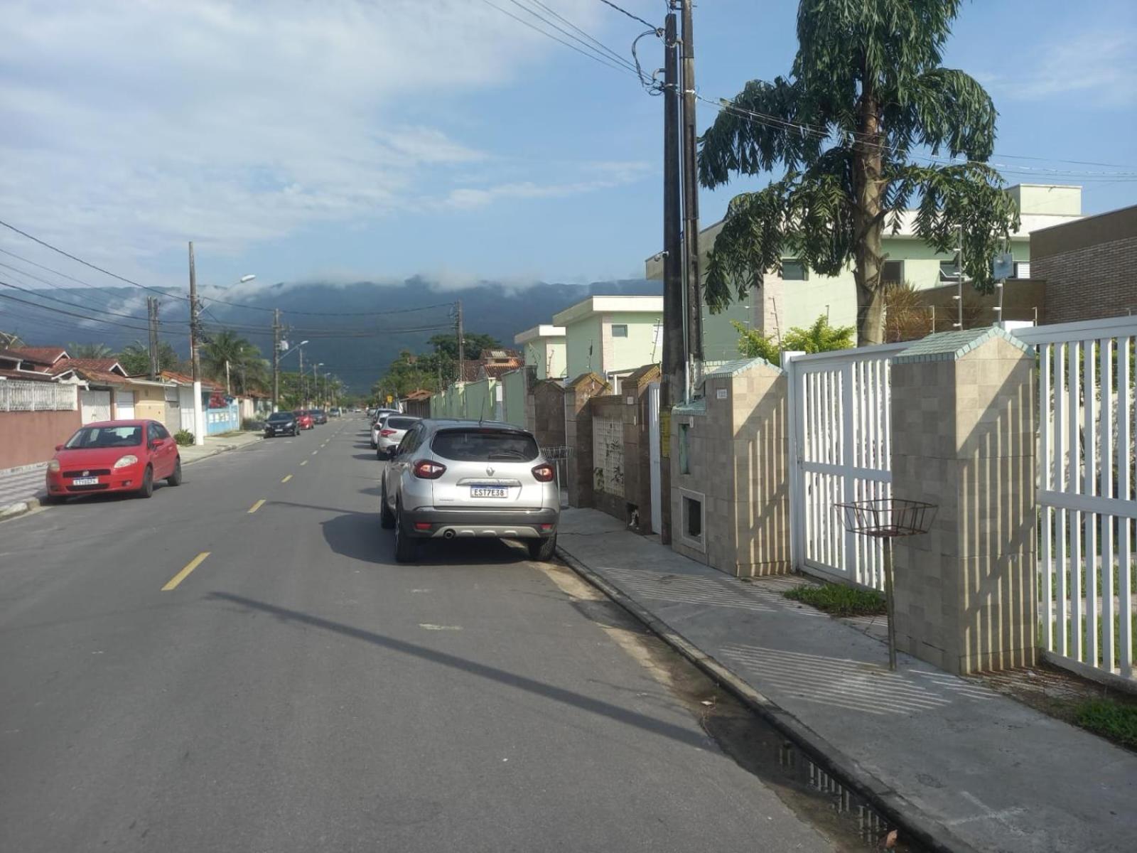 SOBRADO-BERTIOGA-Uso exclusivo para grupos de até 12 pessoas em 1 até 4 suítes
